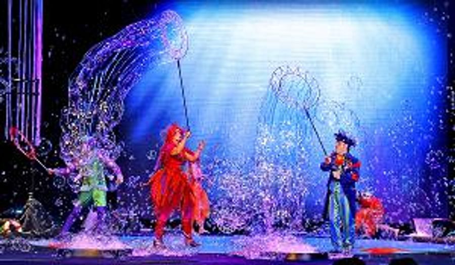 B-THE UNDERWATER BUBBLE SHOW Makes Its Way To The State Theatre Image