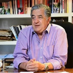 El Arquitecto Carlos Flores Marini Formó A Especialistas En La Conservación Del Patrimonio Monumental  Image