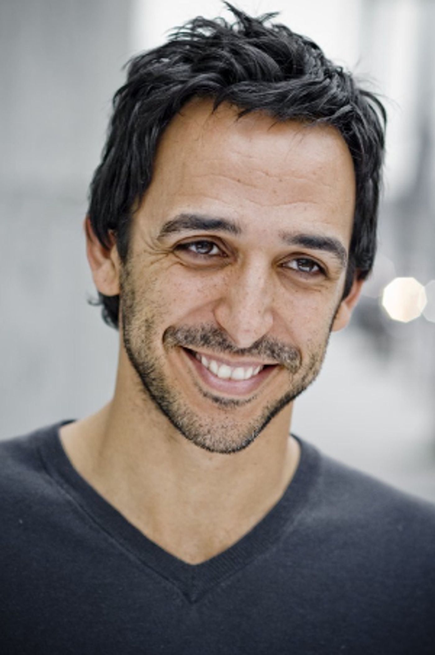 Listen: Amir Arison Talks THE KITE RUNNER and More on LITTLE KNOWN FACTS  Image