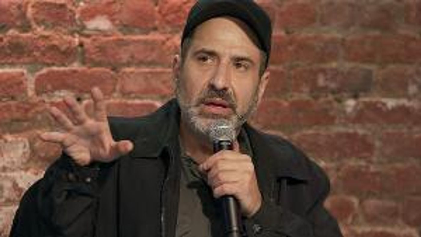 Sixth Show Announced For Comedian Dave Attell At The Den Theatre  Image