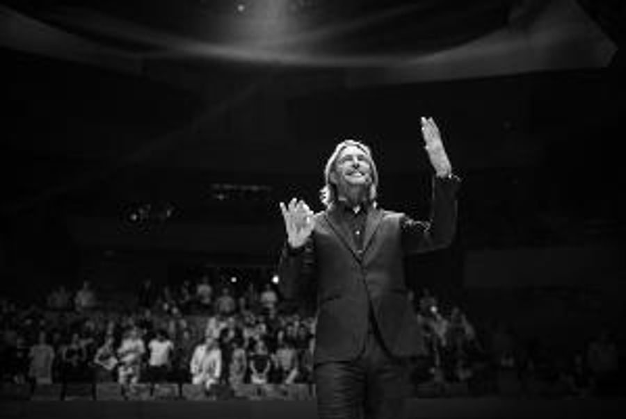 Eric Whitacre Conducts Sydney Philharmonia Choirs, The Sacred Veil, Sydney Premiere, Sydney Opera House Concert Hall Next Month Image