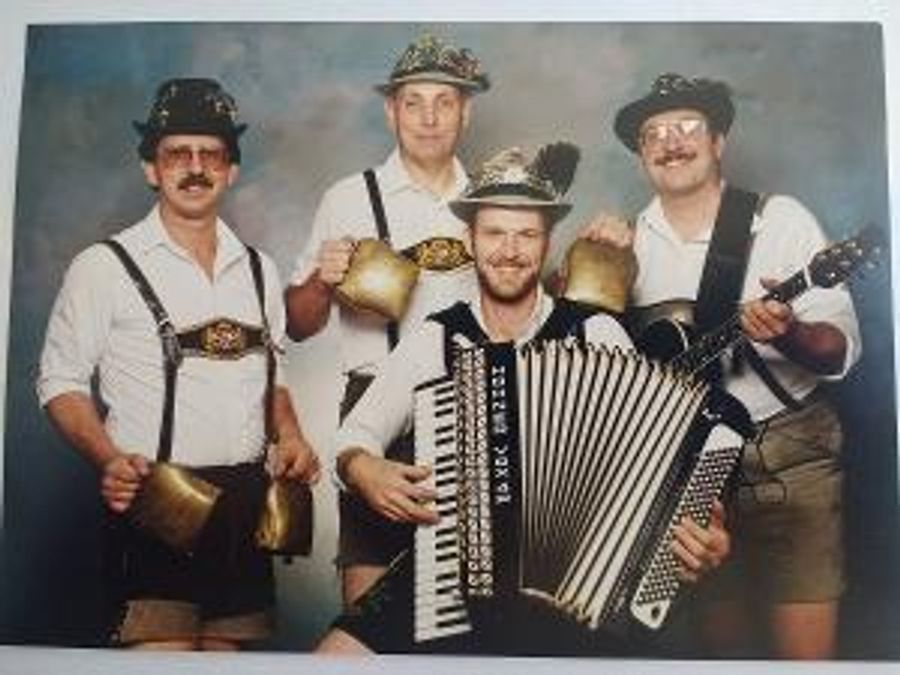 Next Weekend - Inaugural Oktoberfest Kicks Off In Lakeview East Off Of Belmont Image