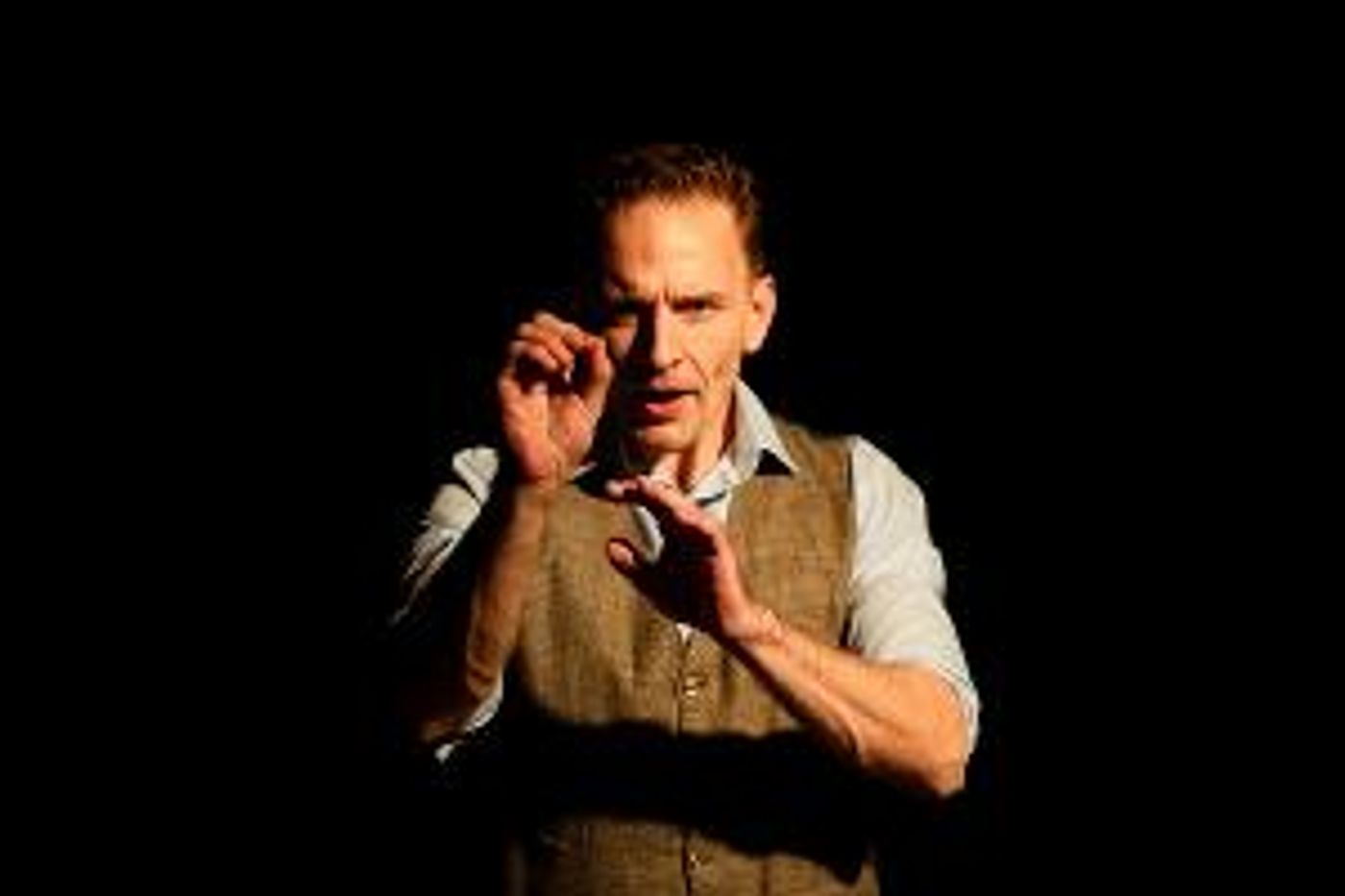 Gene Gillette Performs in Greece in ARTAUD/VAN GOGH, Now Playing!  Image