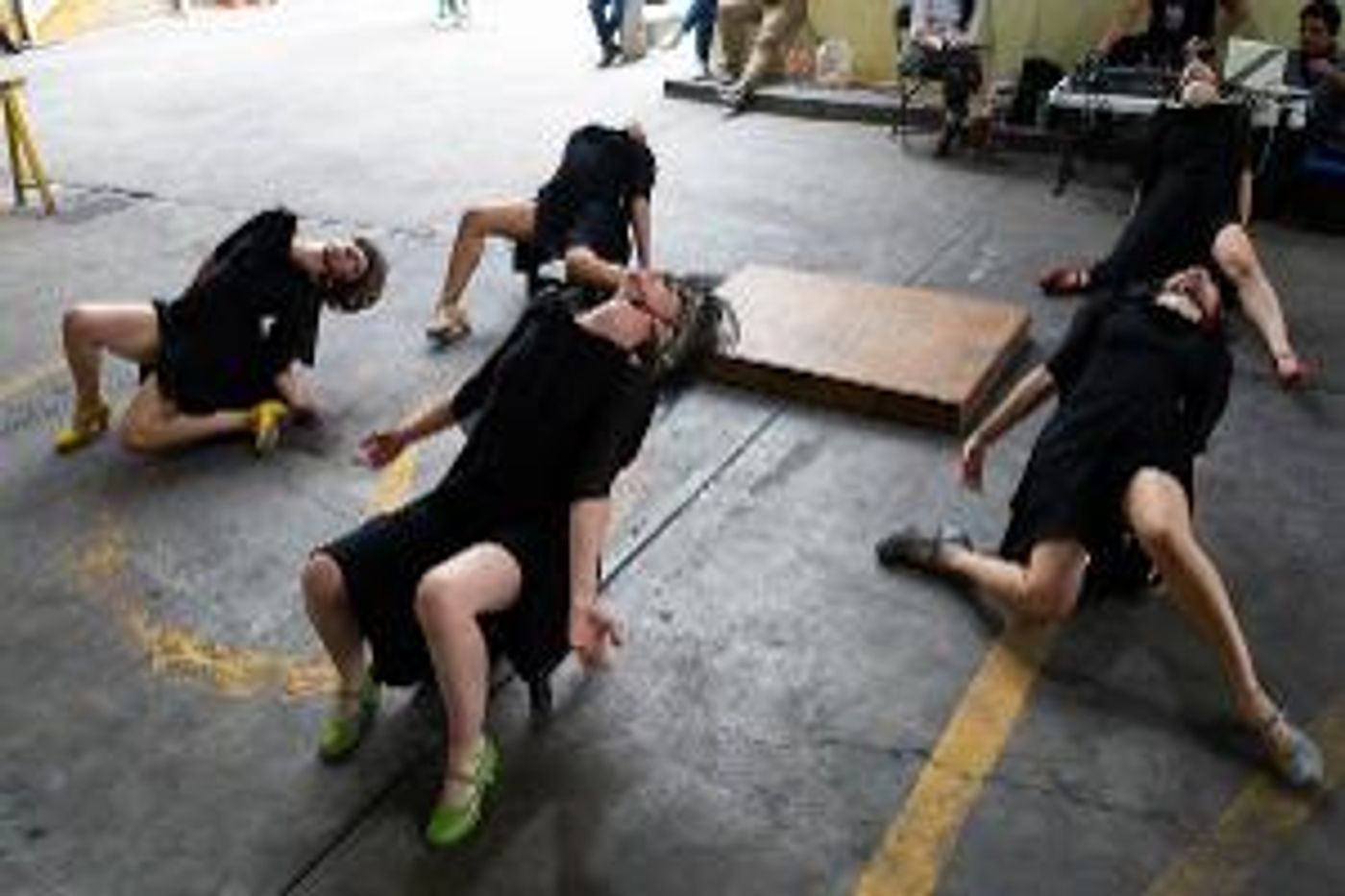 Presentan Coreografías Contemporáneas En Los Pasillos Del Mercado El Chorrito  Image