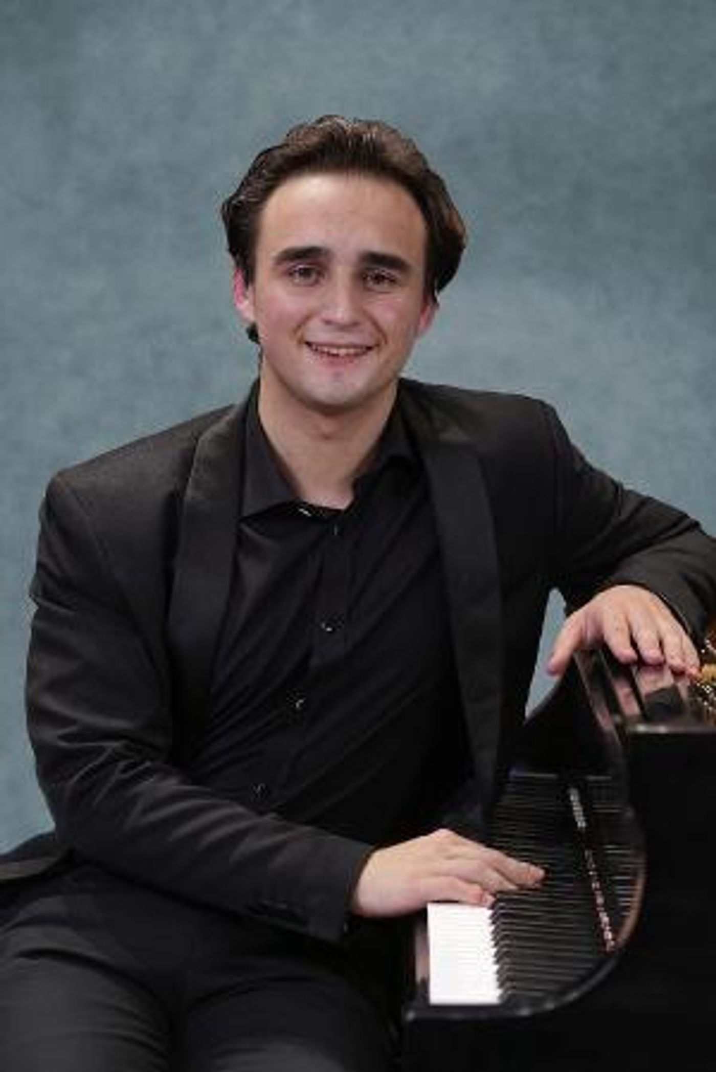 Ukrainian Pianist Illia Ovcharenko To Make His NY Debut In Weill Recital Hall  Image