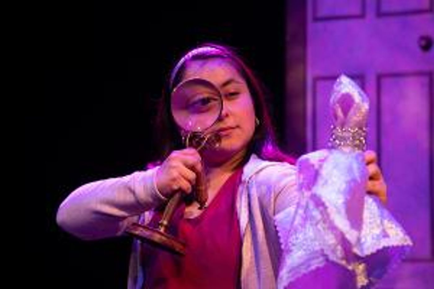 Bilingual Cinderella Story CENICIENTA To Brighten the Stage at Queens Theatre  Image