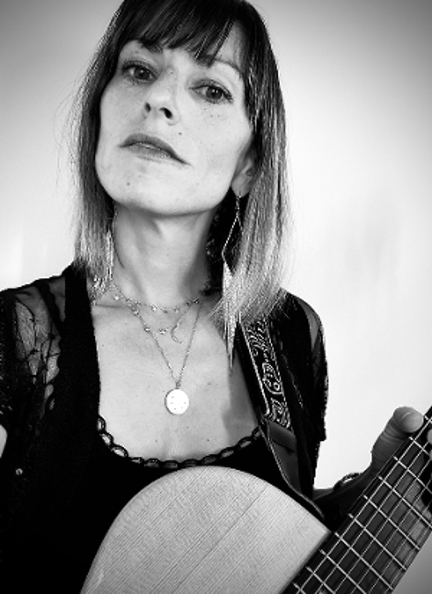 Award Winning Multi-Instrumentalist Sarah Blacker Returns To Club Passim  Image