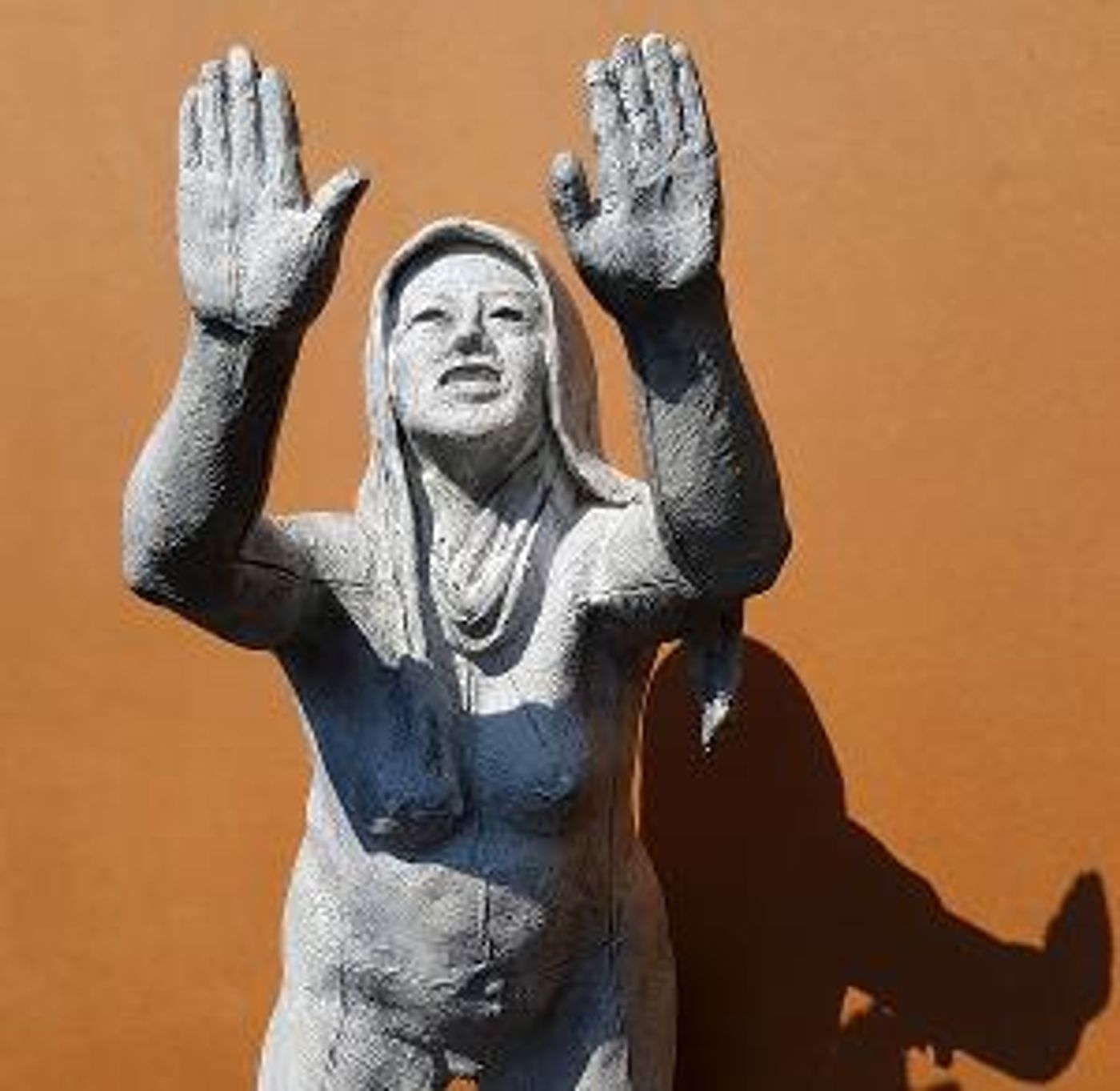 El Salón De La Plástica Mexicana Rinde Homenaje A La Artista Laura Elenes Con Exposición Retrospectiva  Image