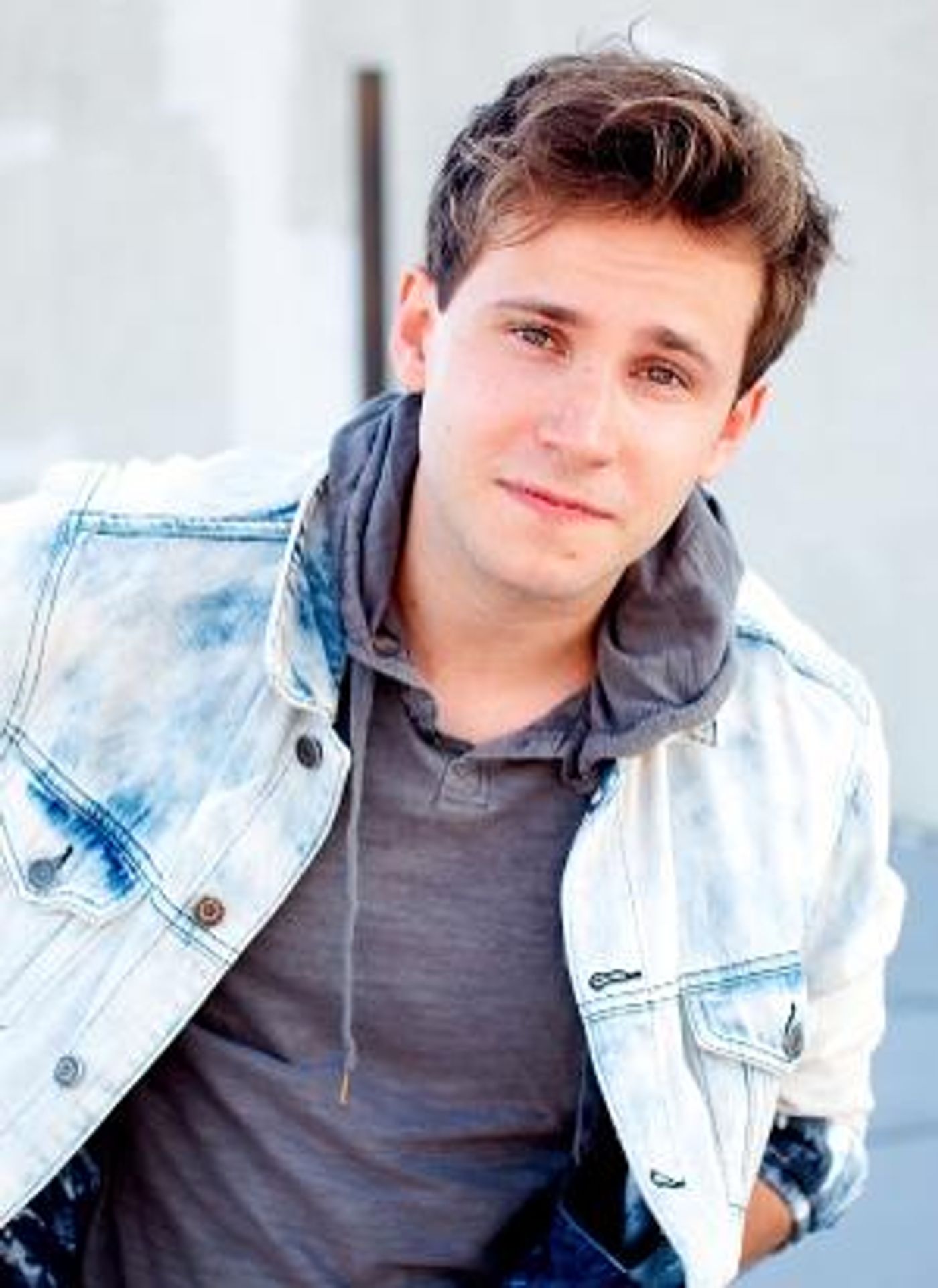 Listen: Nicholas Podany Talks Apple TV+'s HELLO TOMORROW! and More on LITTLE KNOWN FACTS  Image