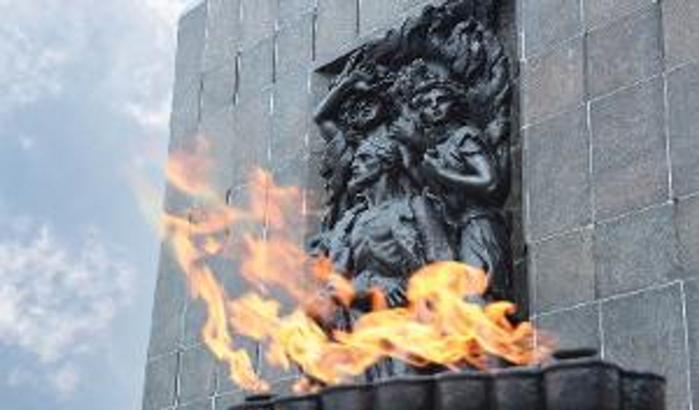 RISE UP AND RESIST Honoring 80th Anniversary of Warsaw Uprising to Play Taube Atrium Theater in April  Image
