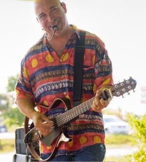 Raue Center's 3rd Annual Outdoor Series Arts On The Green Returns With David Sarkis And Friends  Image