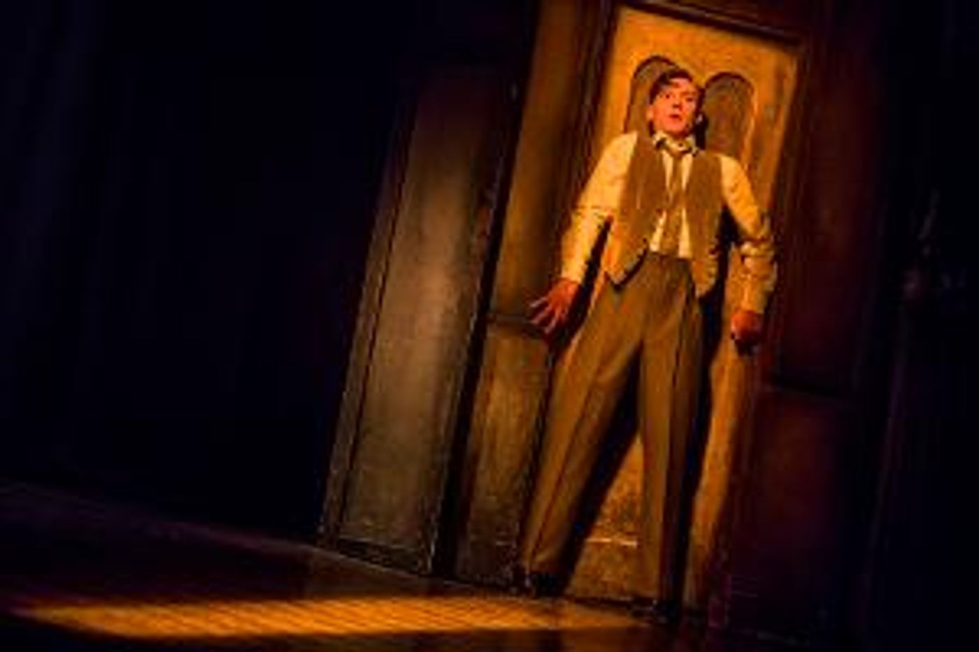 Cast Revealed For UK Tour of THE WOMAN IN BLACK  Image