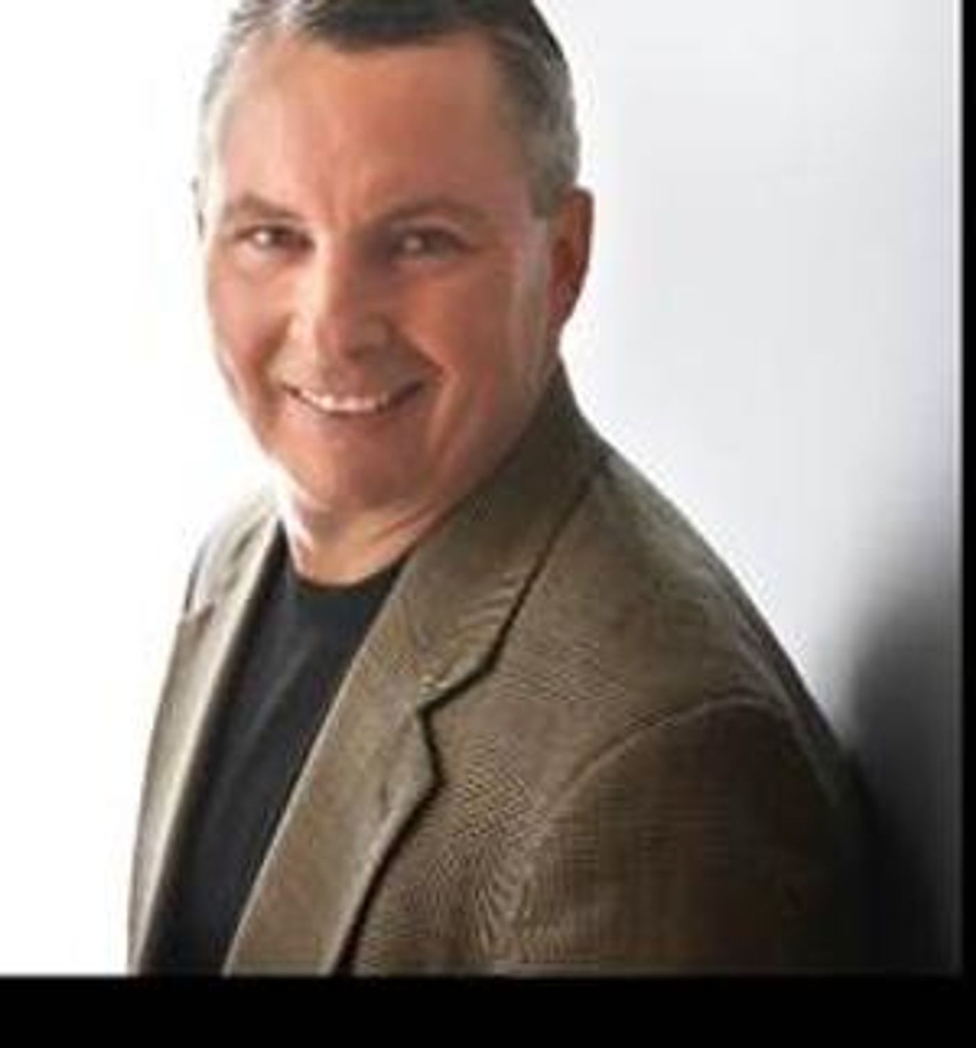 Paul Gilligan Will Headline Comedy Night at Samuel Slater's Restaurant This Month  Image