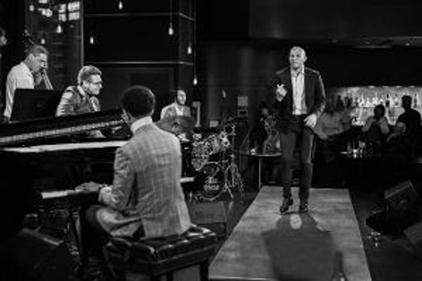 John Manzari Brings One Man Song And Dance Show To Birdland  Image