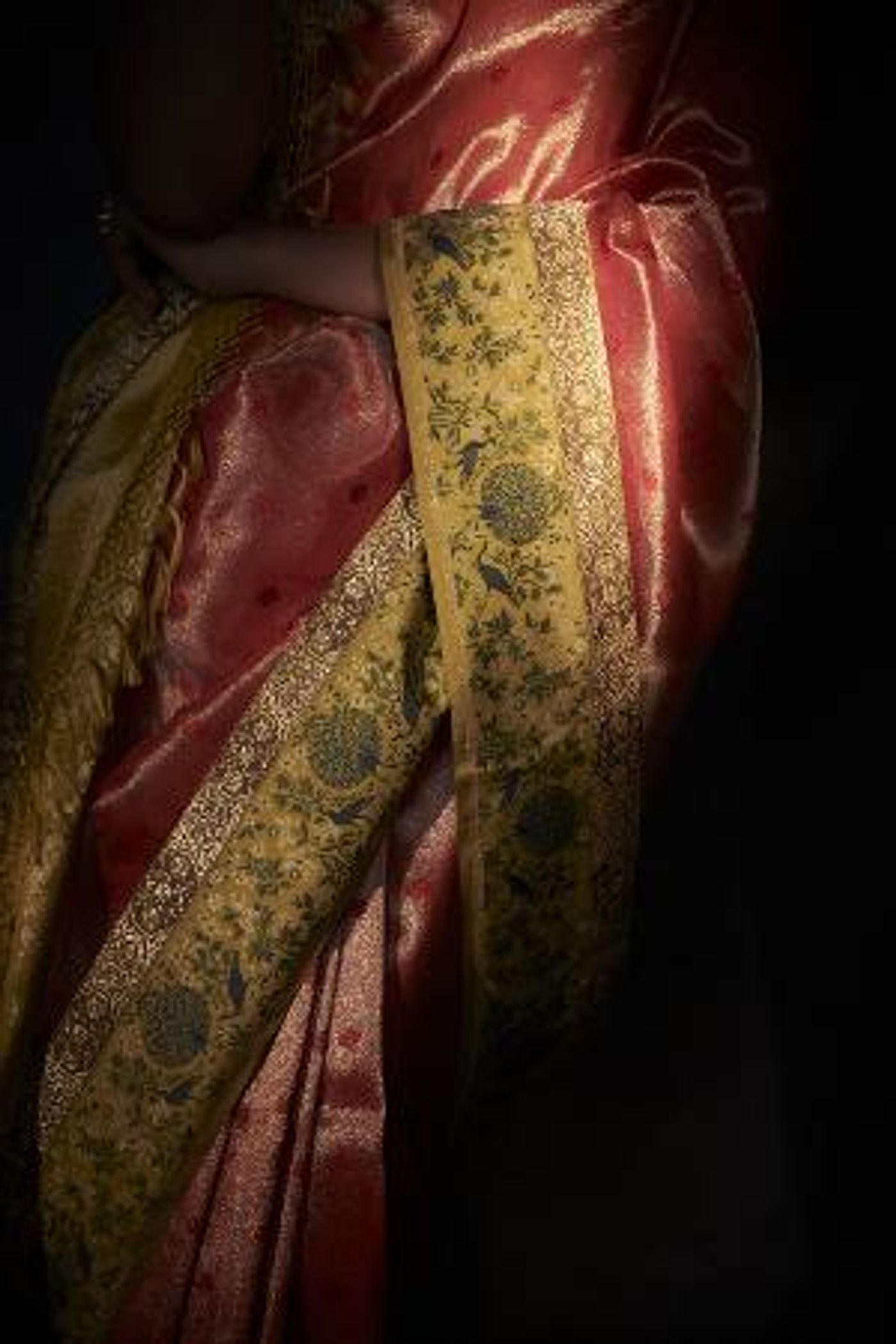 Amethyst Presents Swati & Sunaina Gold Collection At The Folly  Image