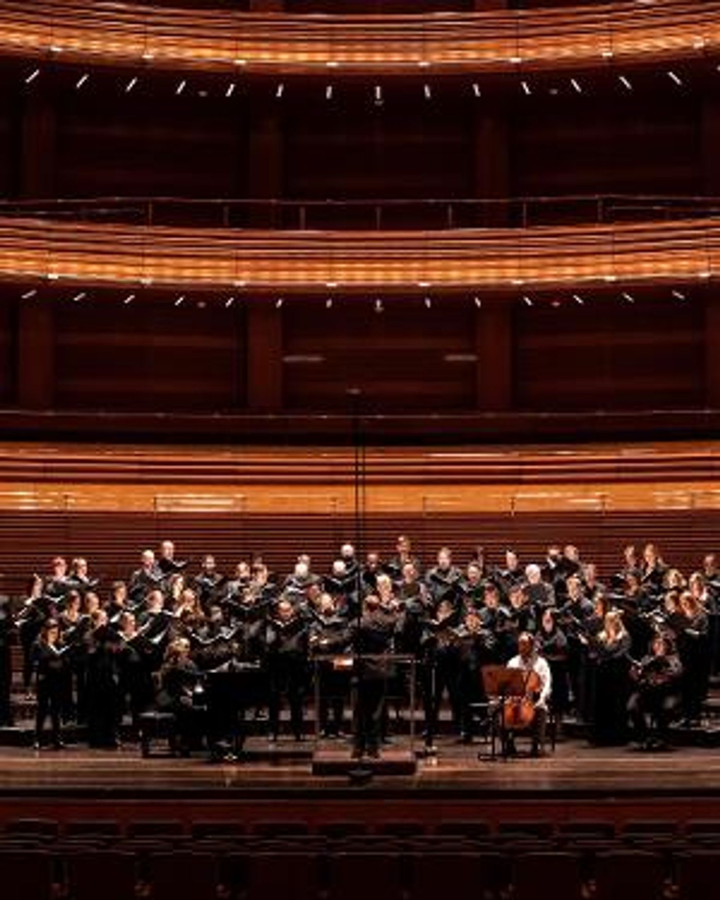 Orlando Sings Presents Bach's Mass in B Minor - A Majestic Choral Masterpiece  Image