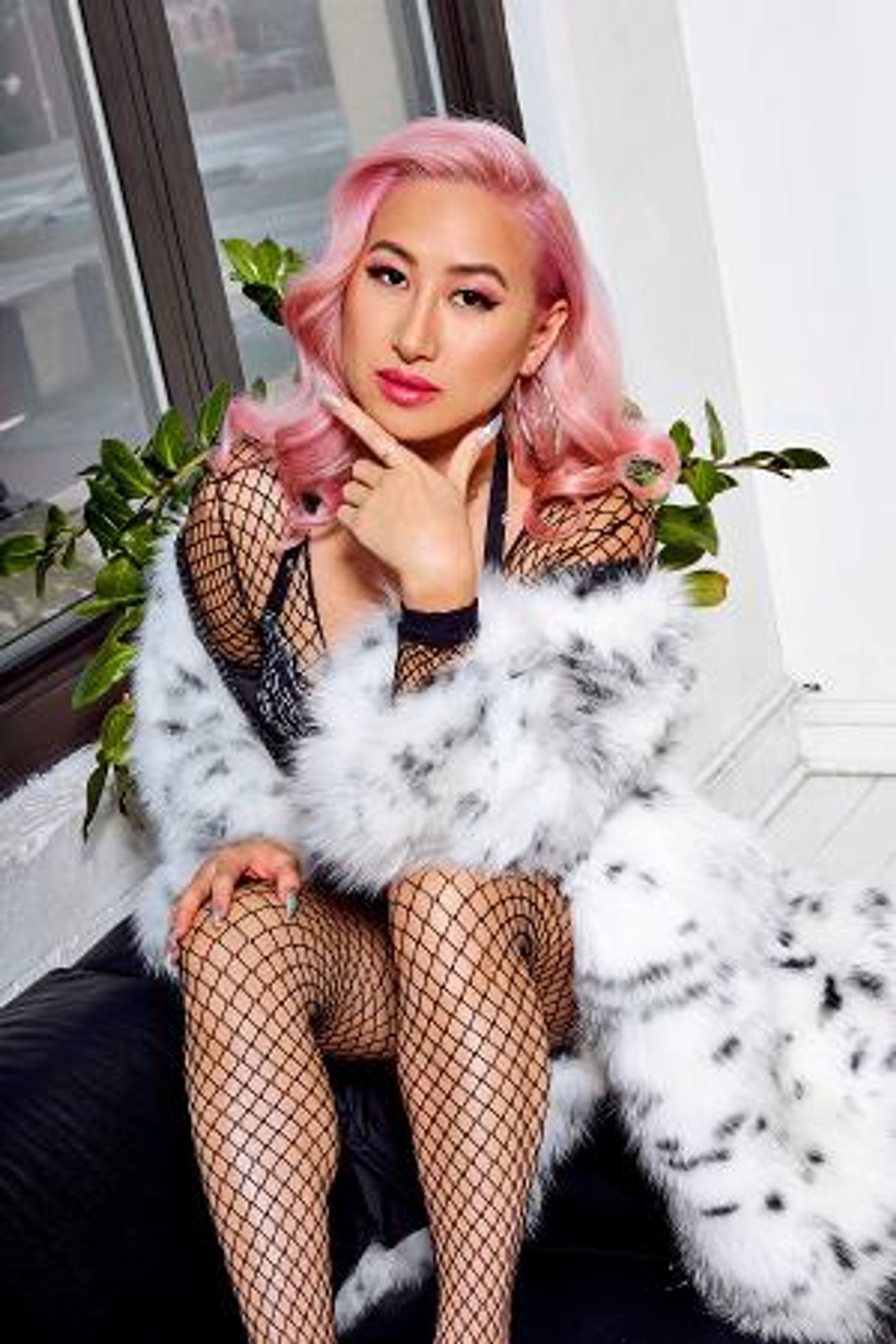 PINKY SWEAR Launches New Single 'Winning Team'  Image