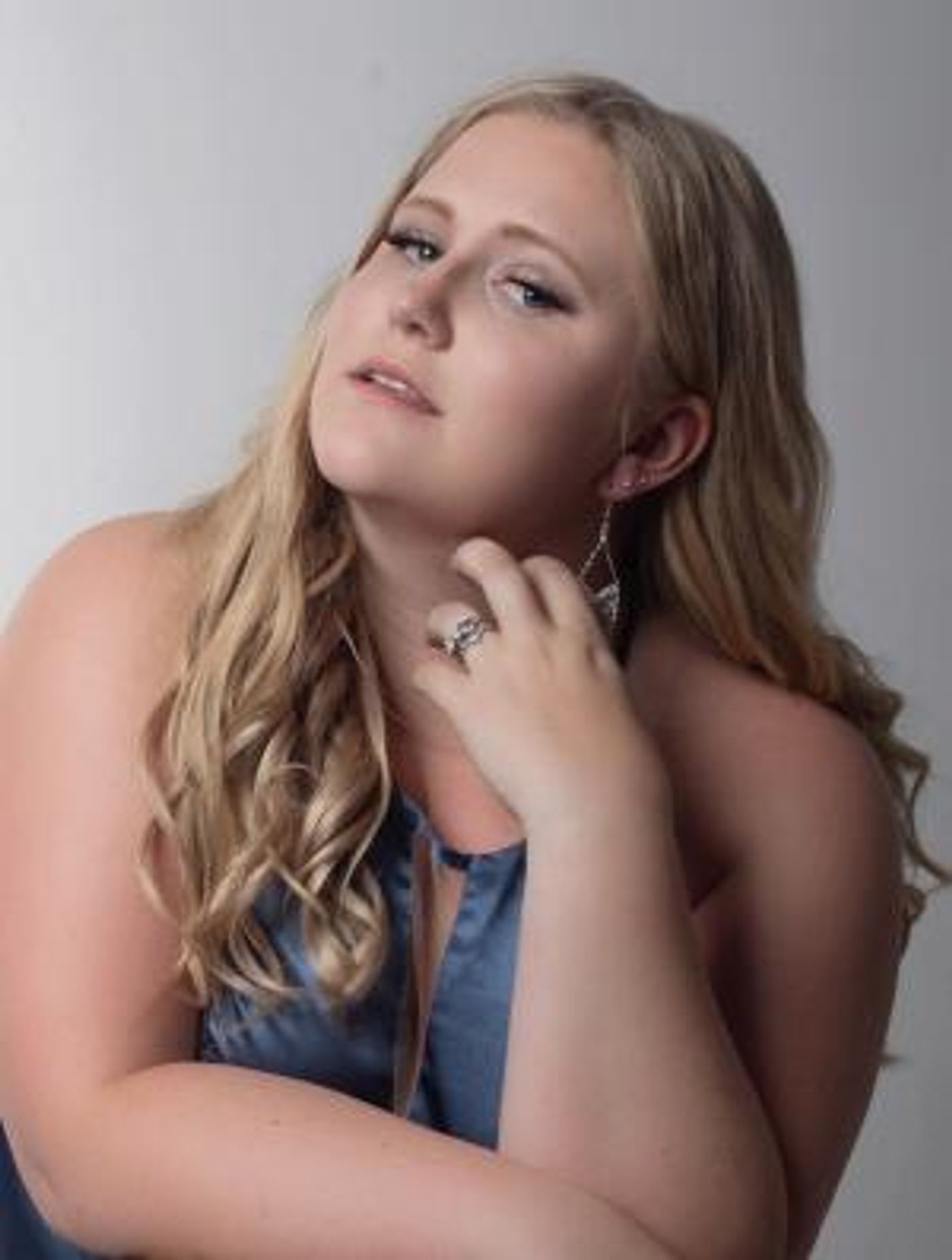 Country Artist Katrien Releases New Single 'Charming'  Image