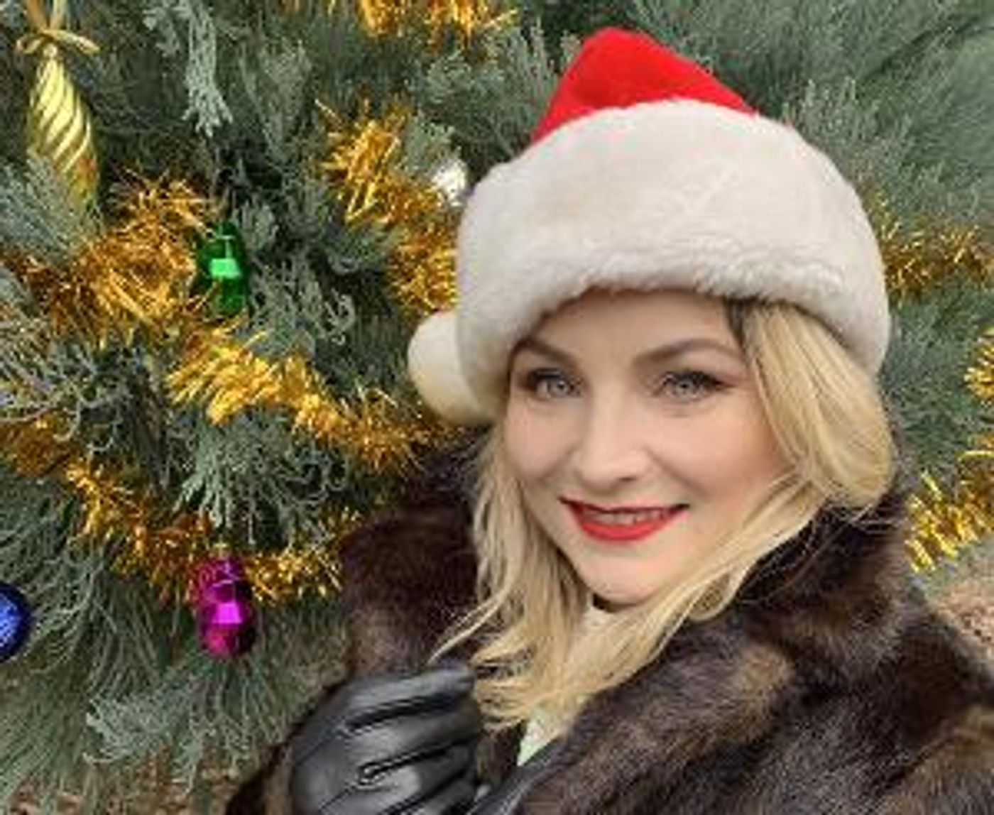 Britain's Got Talent Star Becky O'Brien Premieres Holiday Show A MERRY LITTLE CHRISTMAS  Image