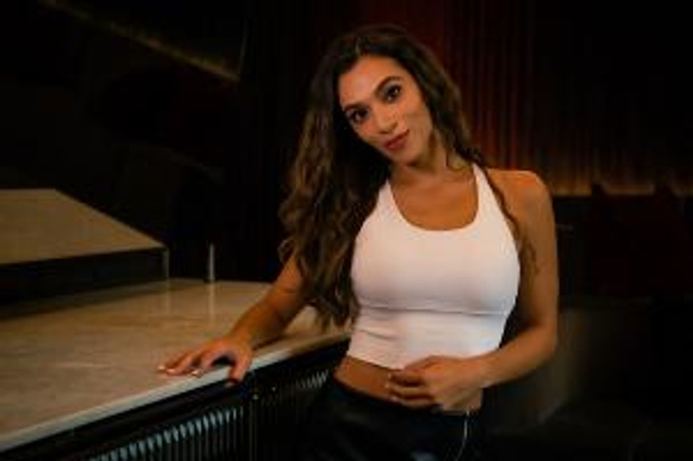 Sabrina Ponte Releases New Single 'Chance Of Whiskey'  Image