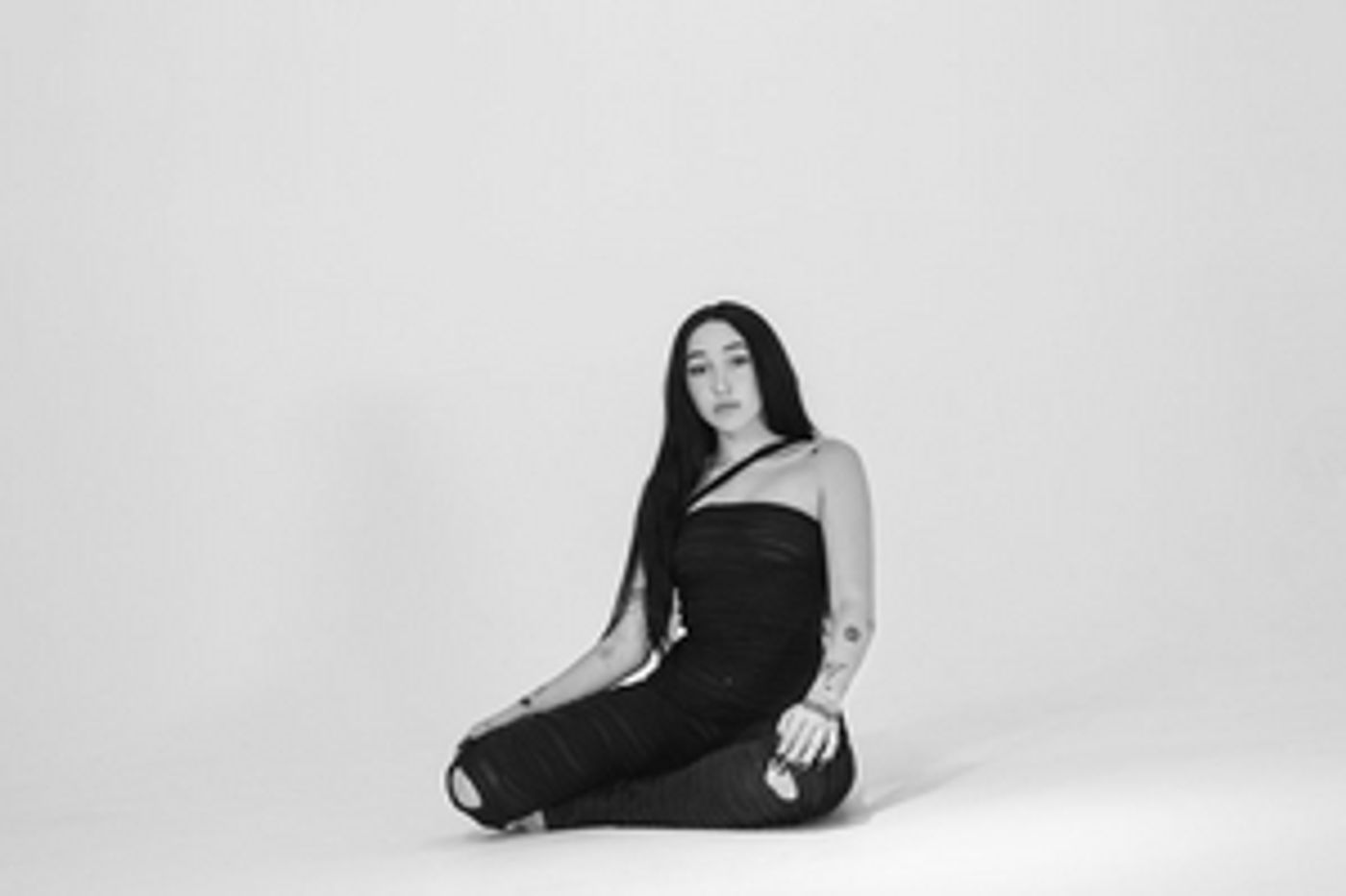 Noah Cyrus Releases Music Video For 'Lonely' Featuring Choir Members From The Los Angeles LGBT Center  Image