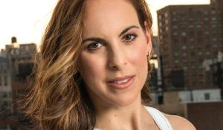 Dawn Derow to Present GYPSY IN MY SOUL: THE SONGS OF EYDIE GORME at The Beach Cafe Image