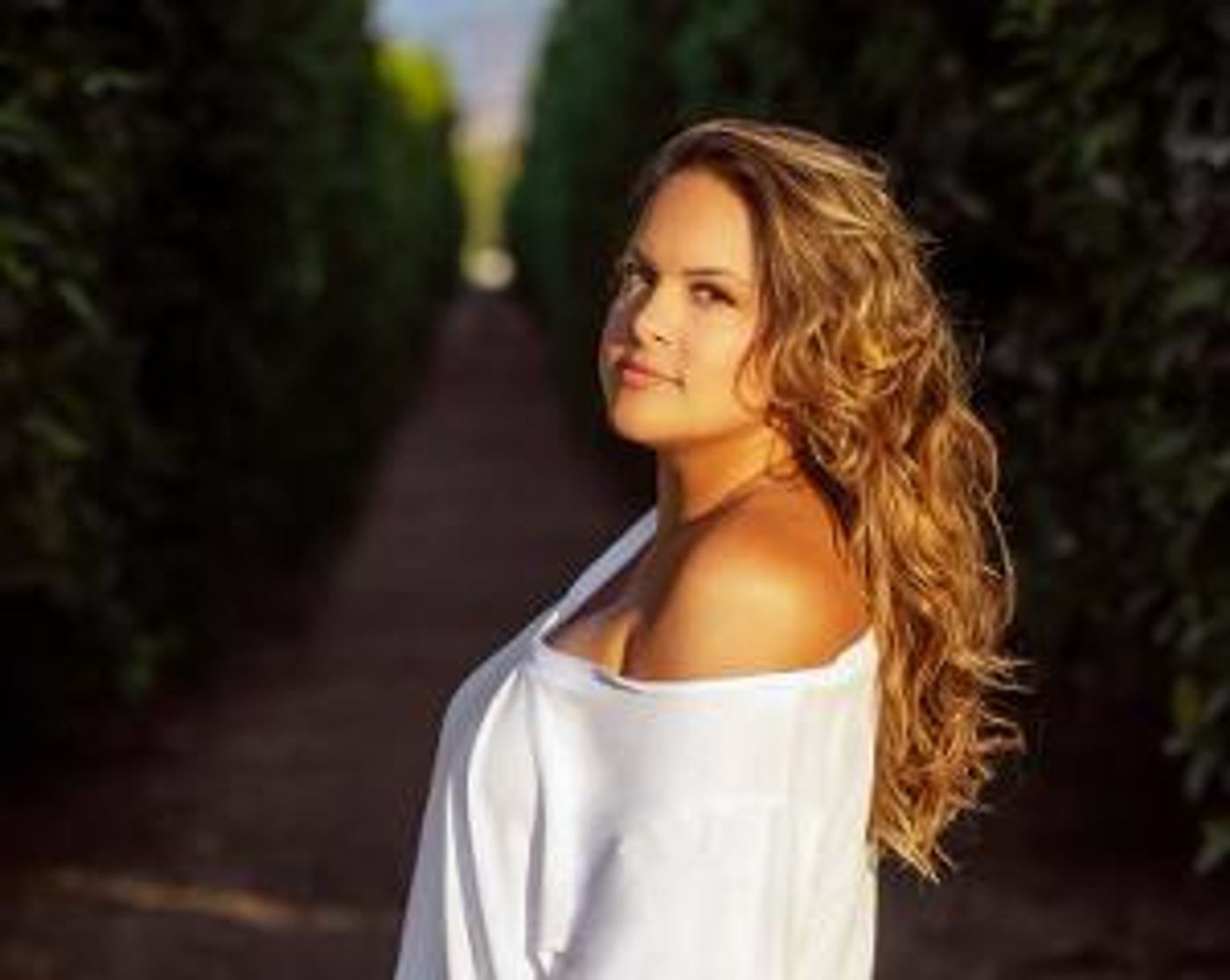 Joanna Pearl Featured on New Chicago Album BORN FOR THIS MOMENT  Image