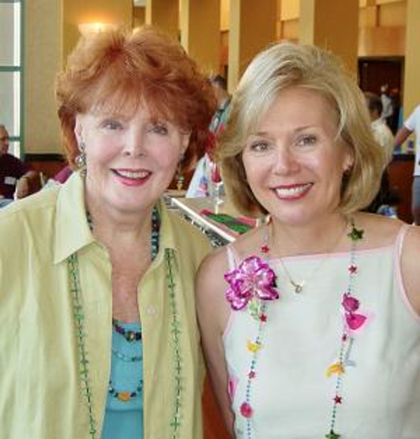 DARK SHADOWS' Kathryn Leigh Scott and Marie Wallace Come to The Lyndhurst Mansion This Month  Image