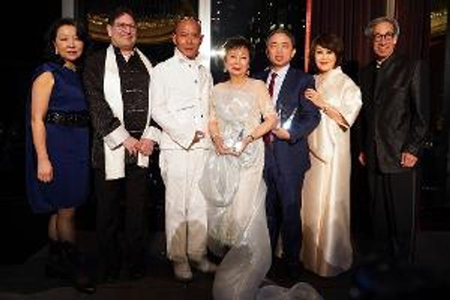 China Institute Honors Zhang Huan, Pin Ni, Sophia Sheng, And Ezra Vogel at 35th Annual Blue Cloud Gala Image
