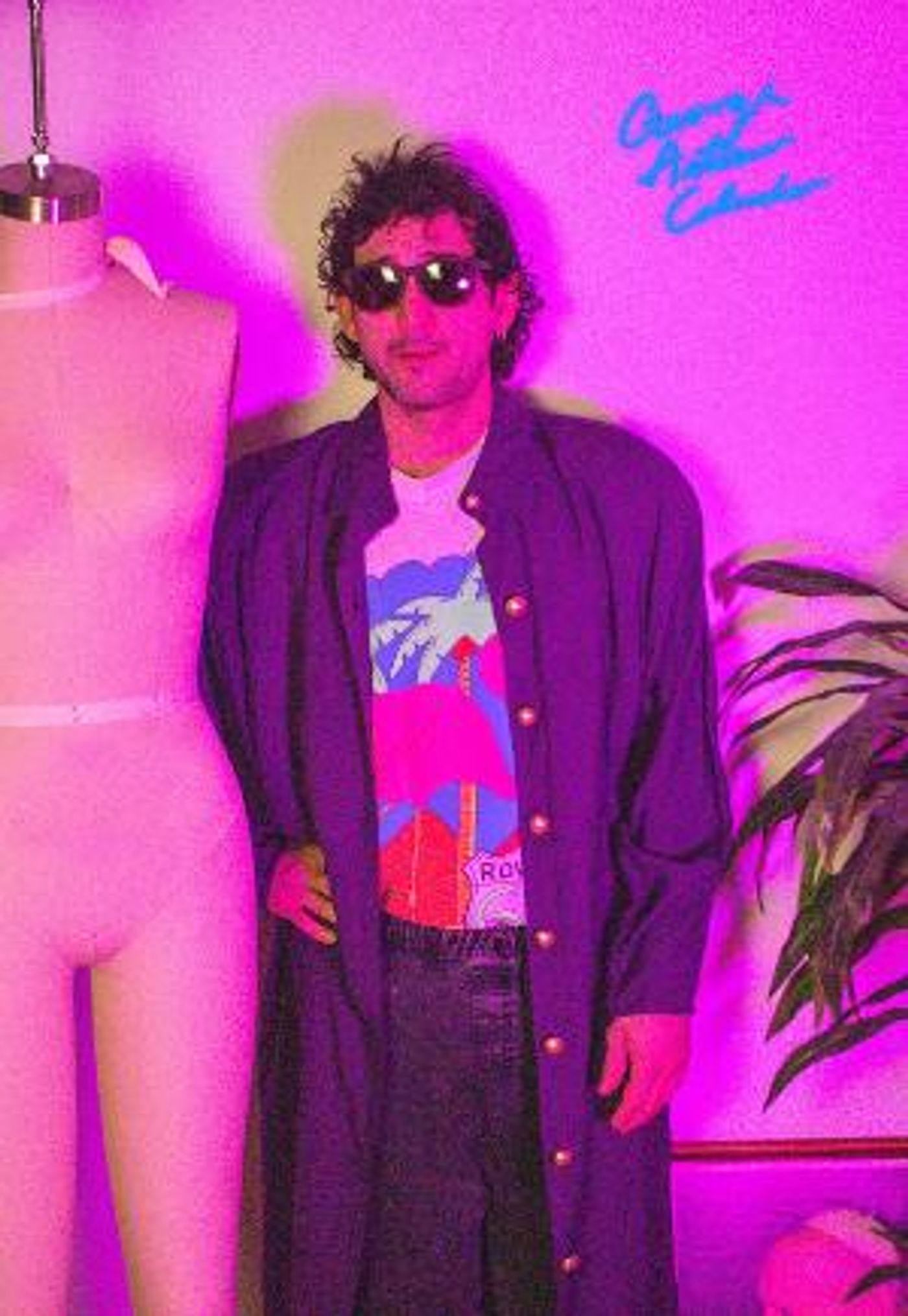 Alternative Pop Artist George Arthur Calendar Celebrates The Art Of Thrifting On A First Date In Synth-Pop Inspired “Thrift Kiss”  Image