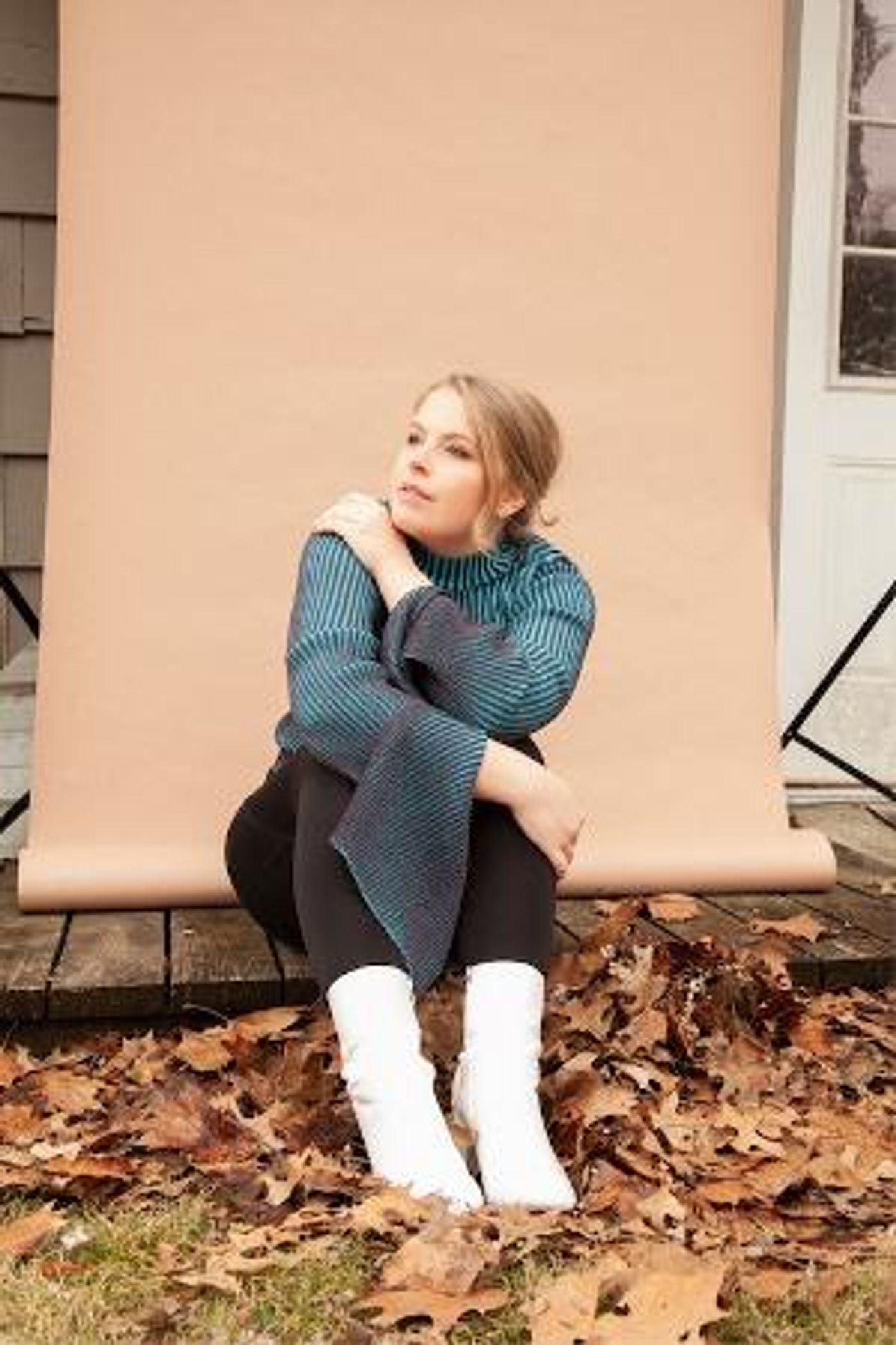 Charlotte Morris Gets Real With New Single 'Good Kind Of Hurt'  Image