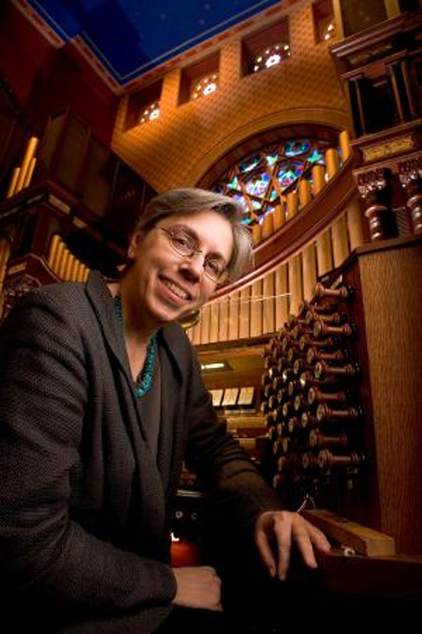 Leading Female Organist Gail Archer to Release CHERNIVTSI: CONTEMPORARY UKRAINIAN ORGAN MUSIC  Image