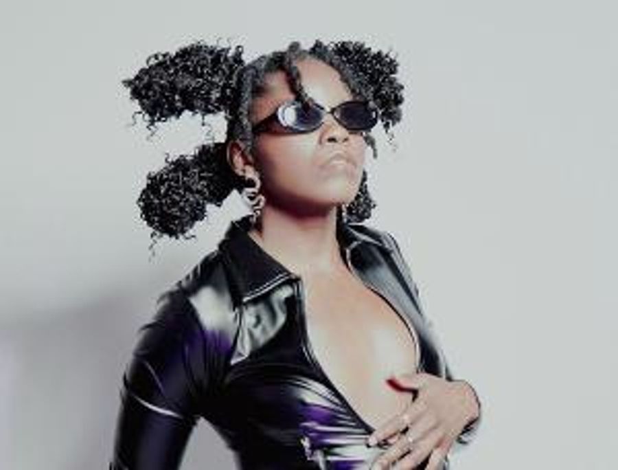Dallas-Based R&B Artist Delishia J Drops New Single 'Put You On' From Forthcoming EP Image