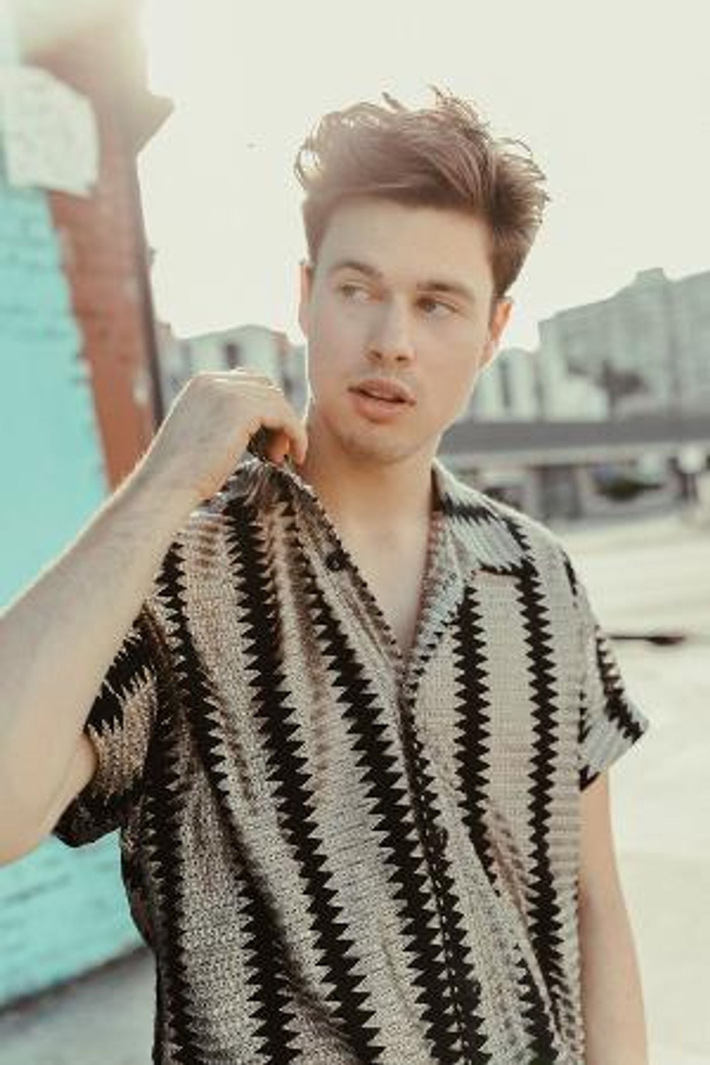 Blake Rose Debuts New Video For 'Lost'  Image