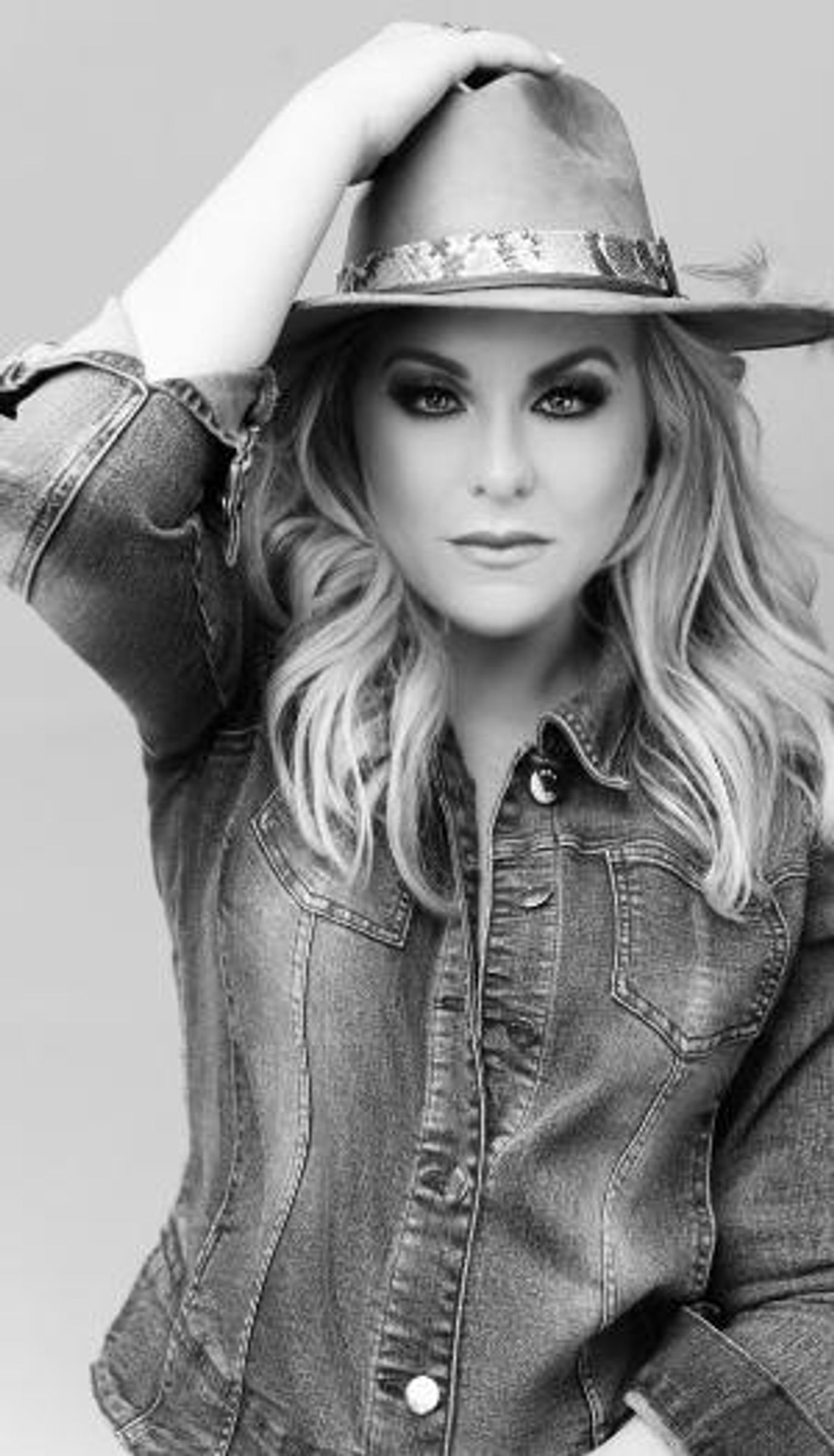 Hannah Anders Brings The Party In New Country Single 'Southern Free'  Image