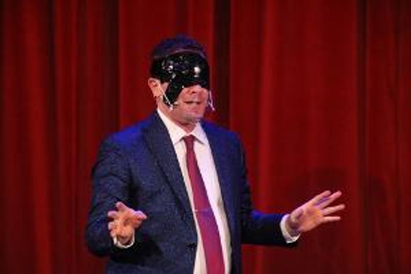 Mentalist Michael Gutenplan Presents DARK MINDS At Six Flags Magic Mountain  Image