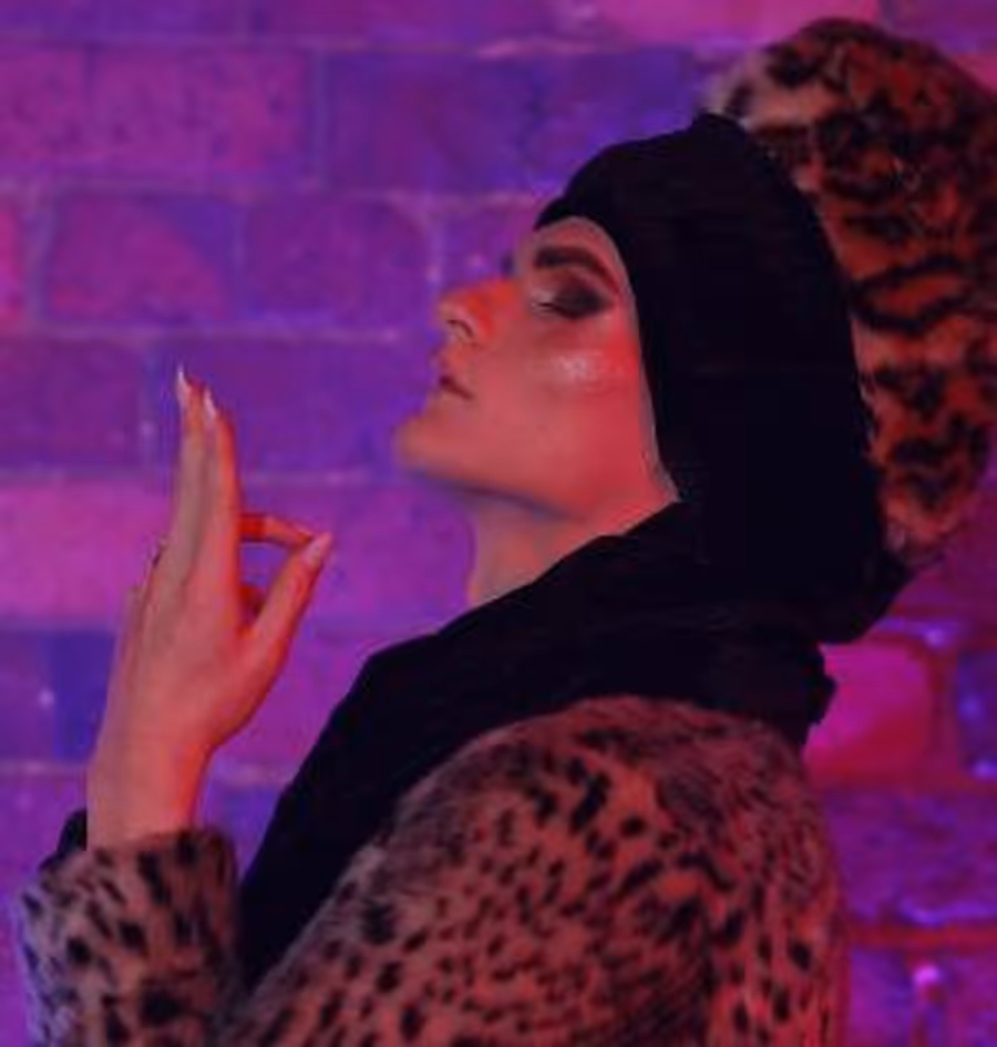 Sevenfold Theatre Company Presents BUYER & CELLAR Image