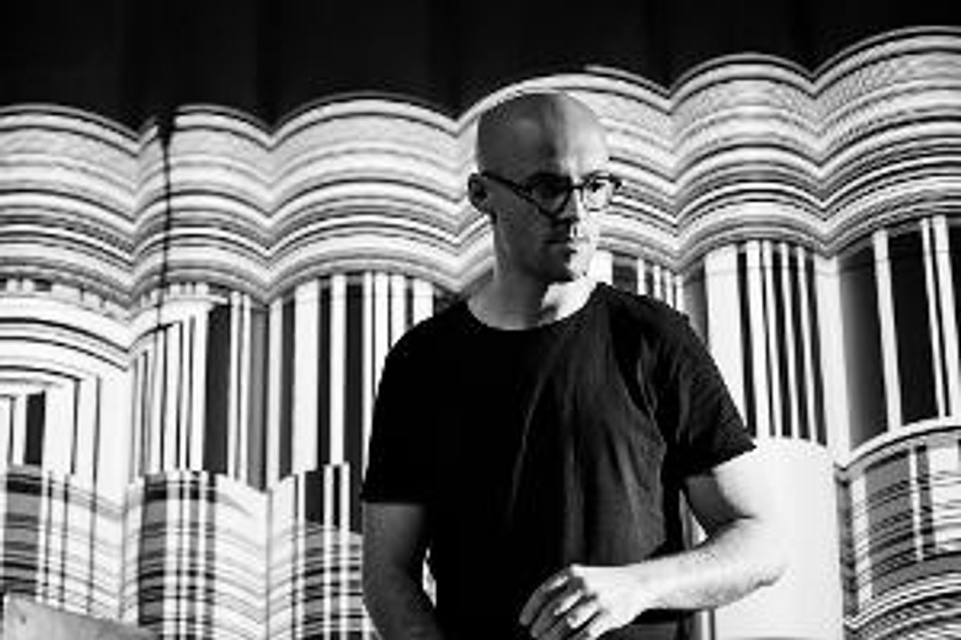 Unique Percussive Deep House Producer OBu Releases 'Coastal Blur'  Image