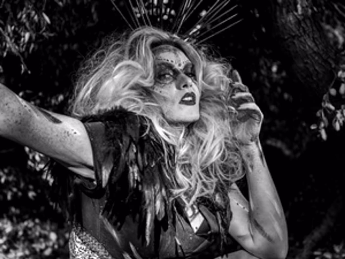 LA Music Duo NOMAD & LOLA Revive 40s Song 'Similau' In Haunting New Video  Image