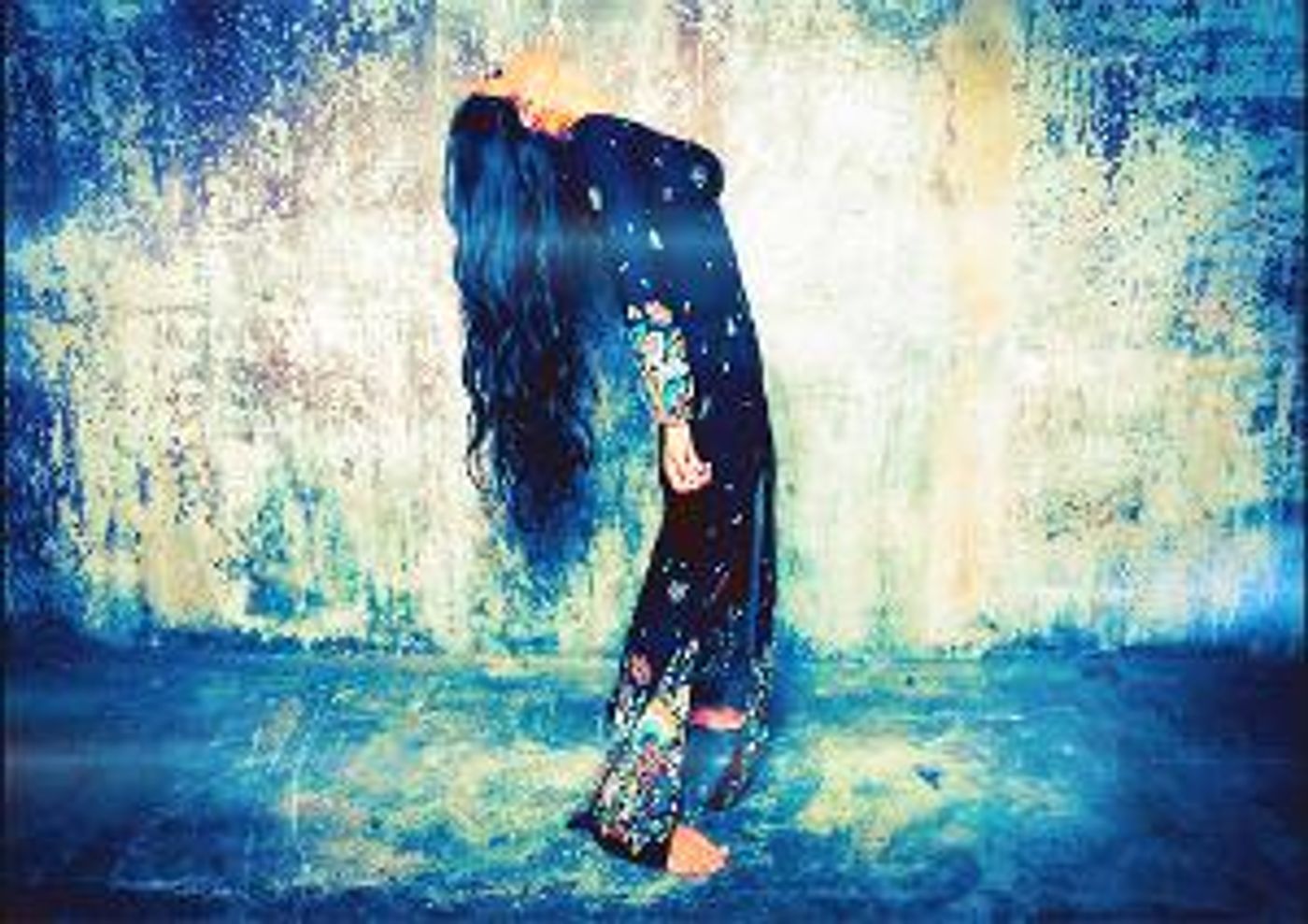 Chantitown Releases Remix Of Single 'Sinking Into Blue'  Image