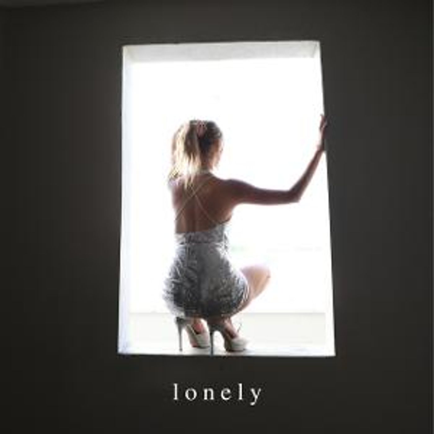 Liv Hanna Releases New Song 'lonely'  Image