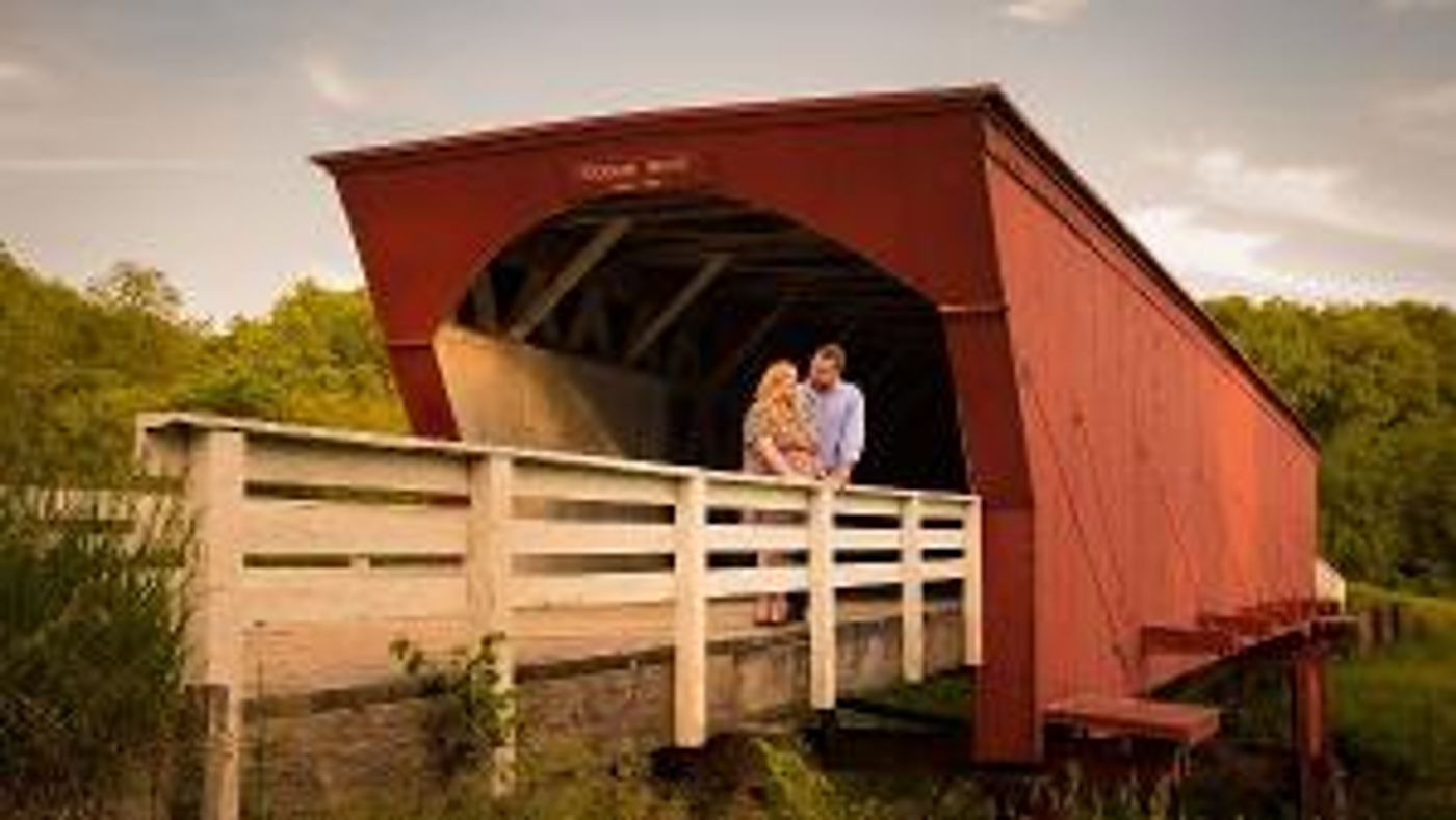 Outdoor Production of THE BRIDGES OF MADISON COUNTY to be Presented by Tallgrass Theatre Company  Image