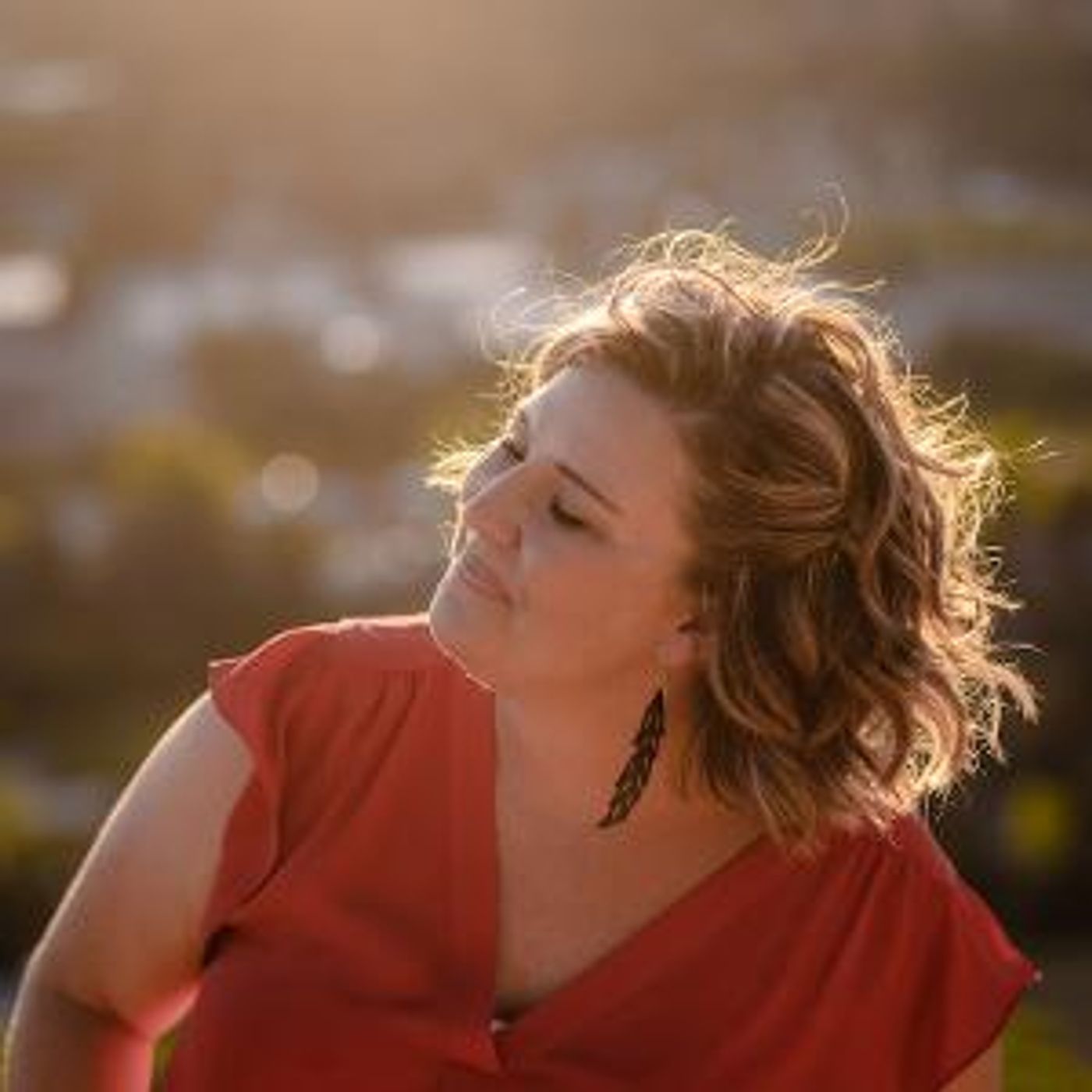 Pop Singer-Songwriter Elise Lieberth Premieres New Single 'Invincible'  Image