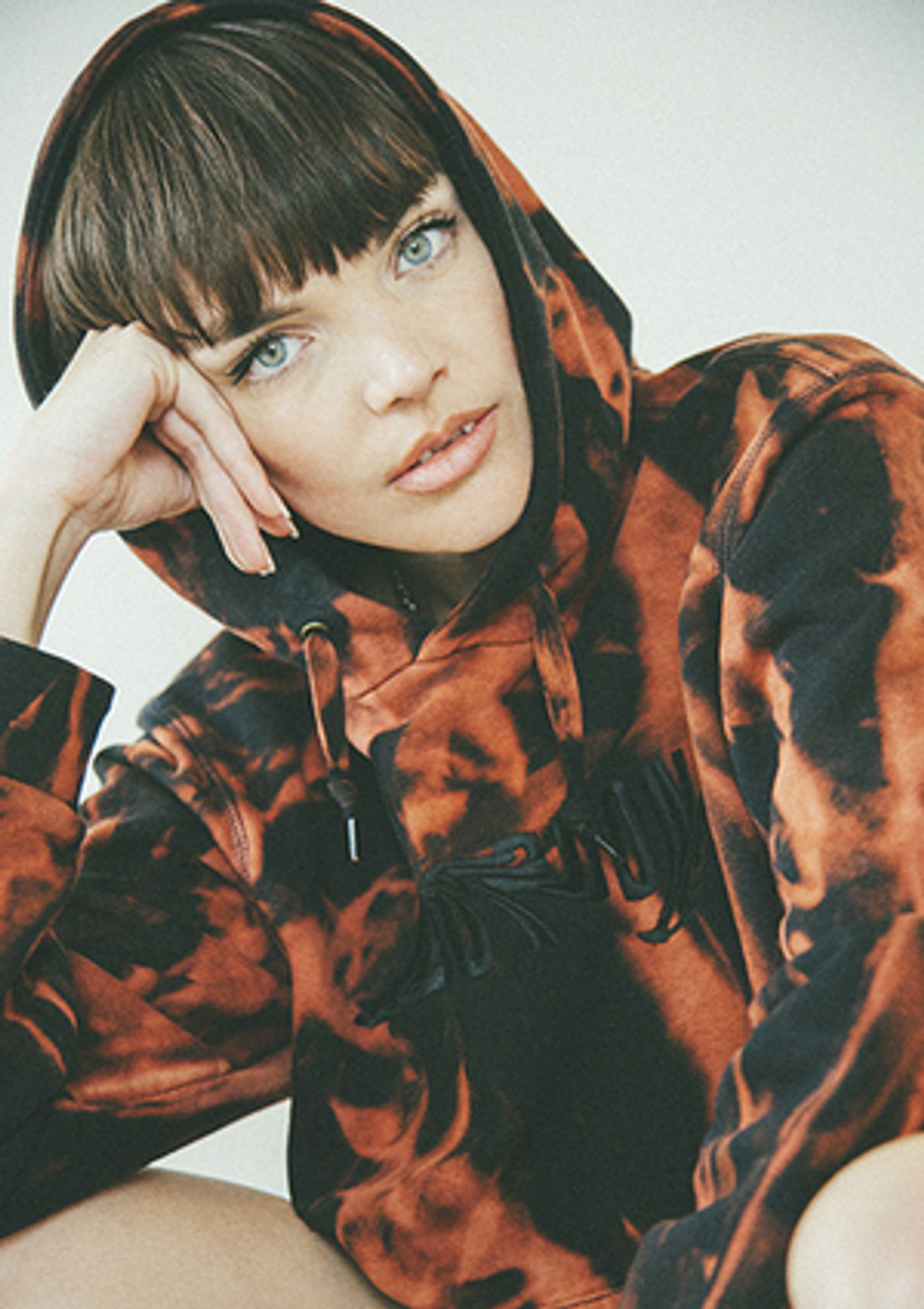 Swedish Artist Nea Debuts With Single 'Some Say'  Image