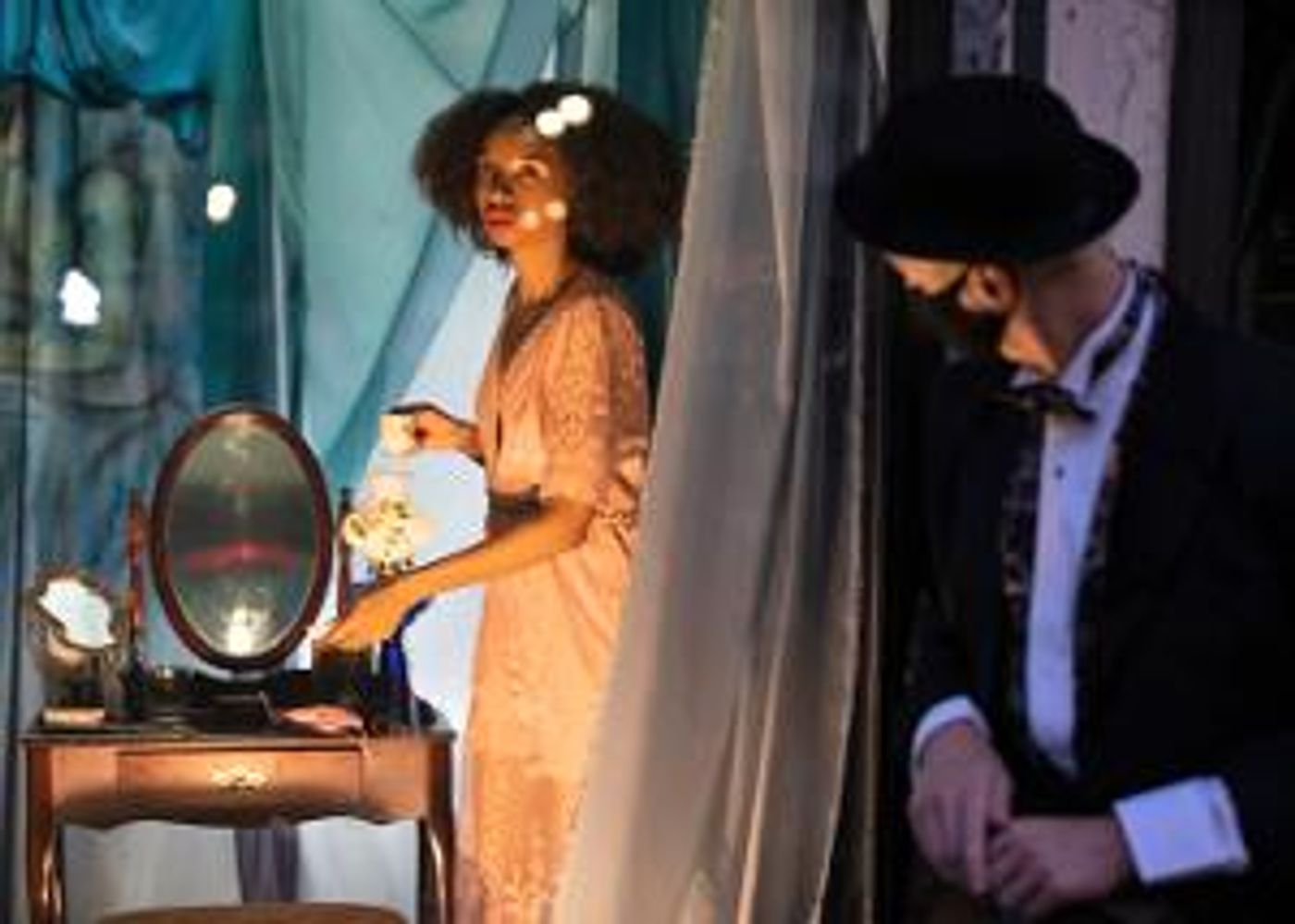 VOYEUR: THE WINDOWS OF TOULOUSE-LAUTREC Offers Live In-store Pop-up Performances This Friday  Image