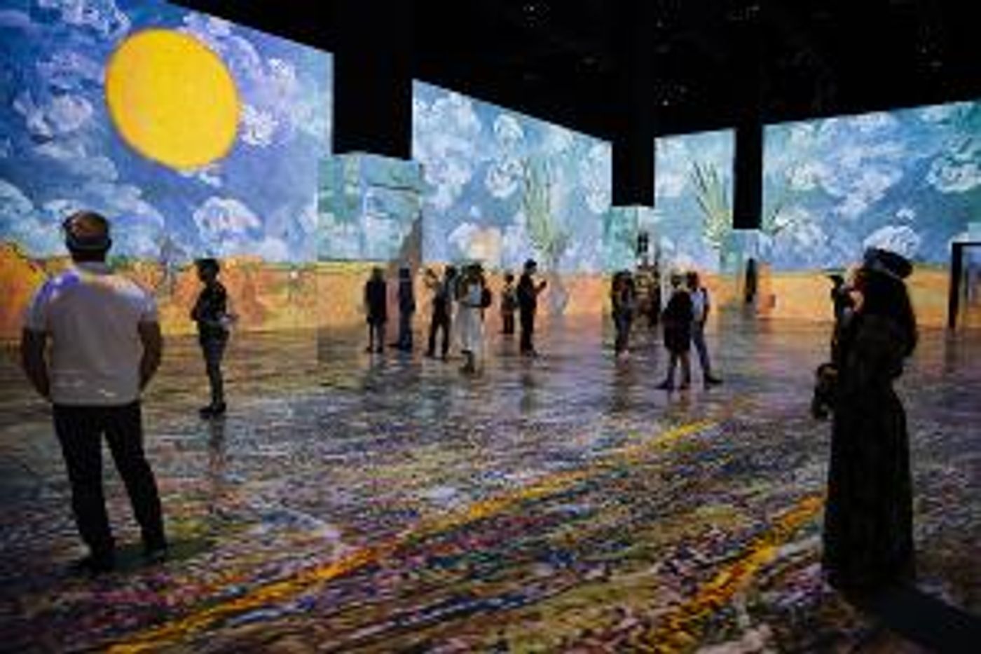 IMMERSIVE VAN GOGH Exhibit Makes World Premiere  Image