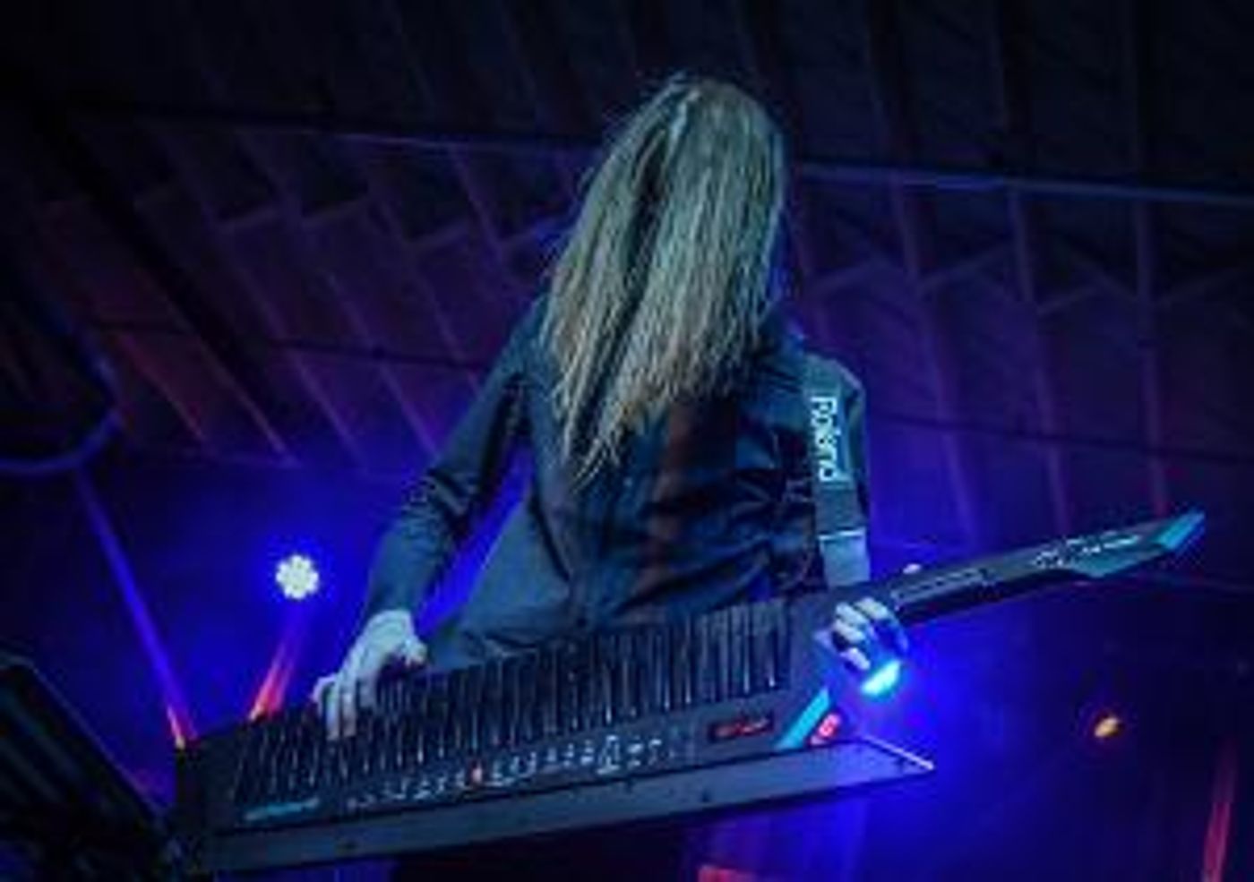 Collaborative Artists Axel Thesleff & ShiShi Release Single 'Sajani 2.0'  Image