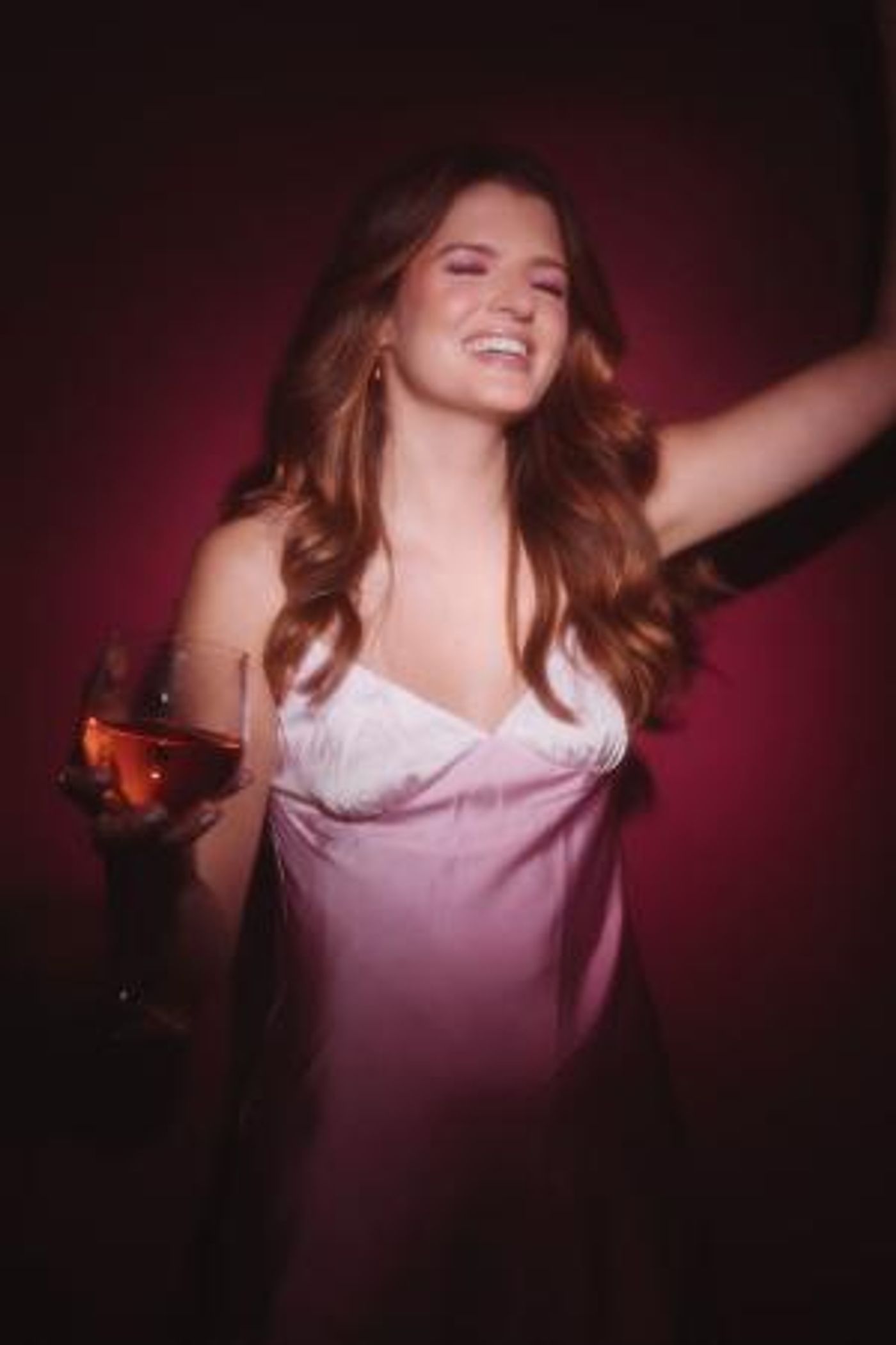 Sophia Petro To Illuminate The Pop Music Scene With Upcoming Anthem, 'Rosé Glow'  Image