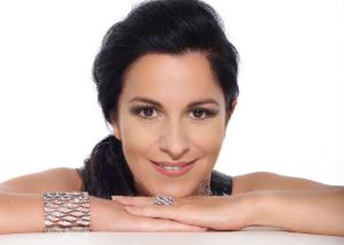 MET Orchestra Spotlights International Opera Star Soprano Angela Gheorghiu  Image