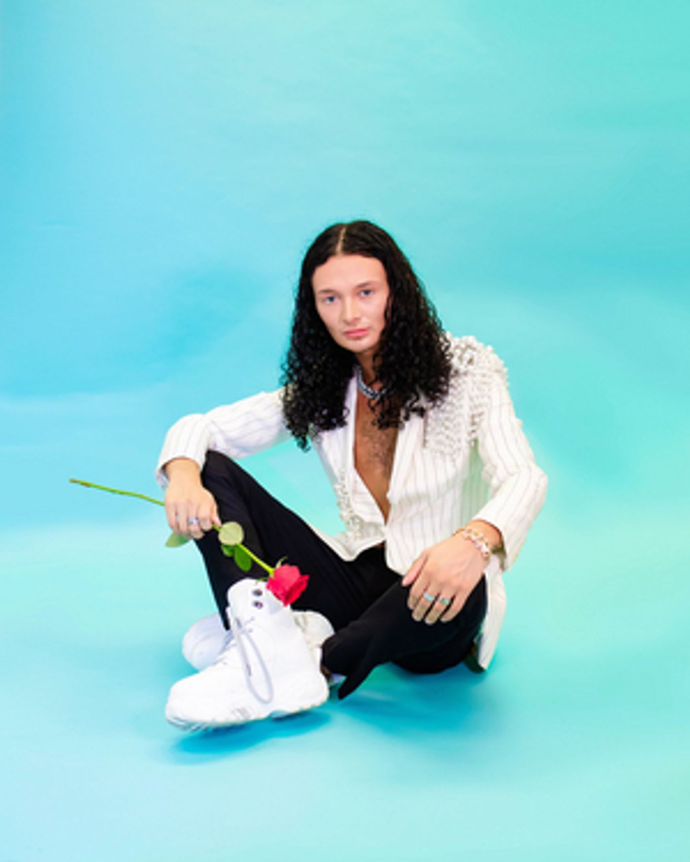 Skyler Hunter Is Out Of This World In “Yeah, Yeah, Yeah” Music Video  Image